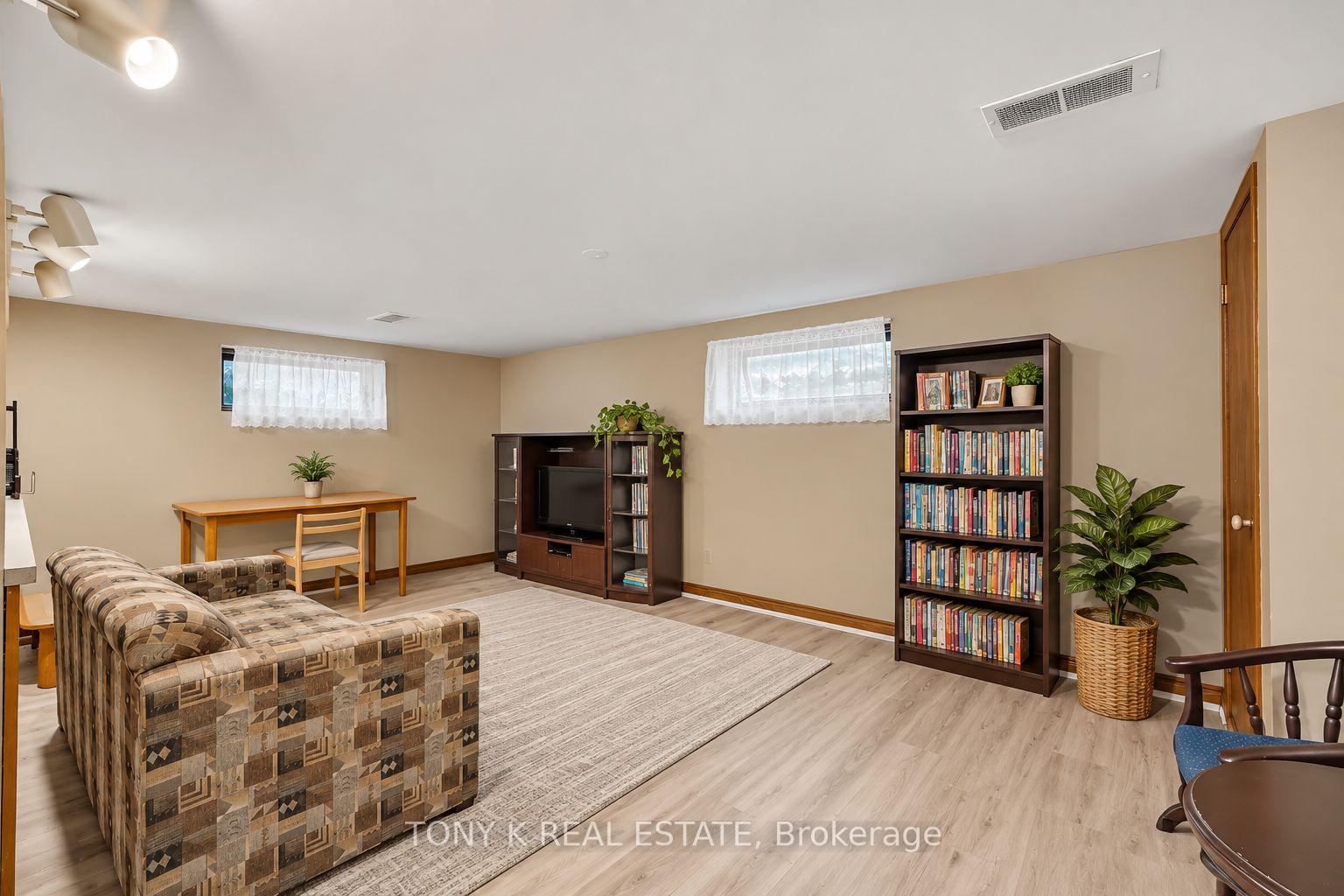 Photo 16 of 102 Haileybury Drive, Scarborough, Bendale — HOMEH