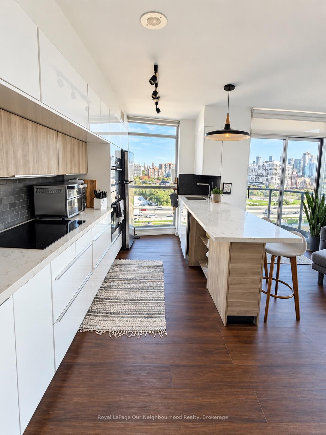 Photo 5 of Unit 1503, 219 Fort York Boulevard, Toronto, Niagara — HOMEH