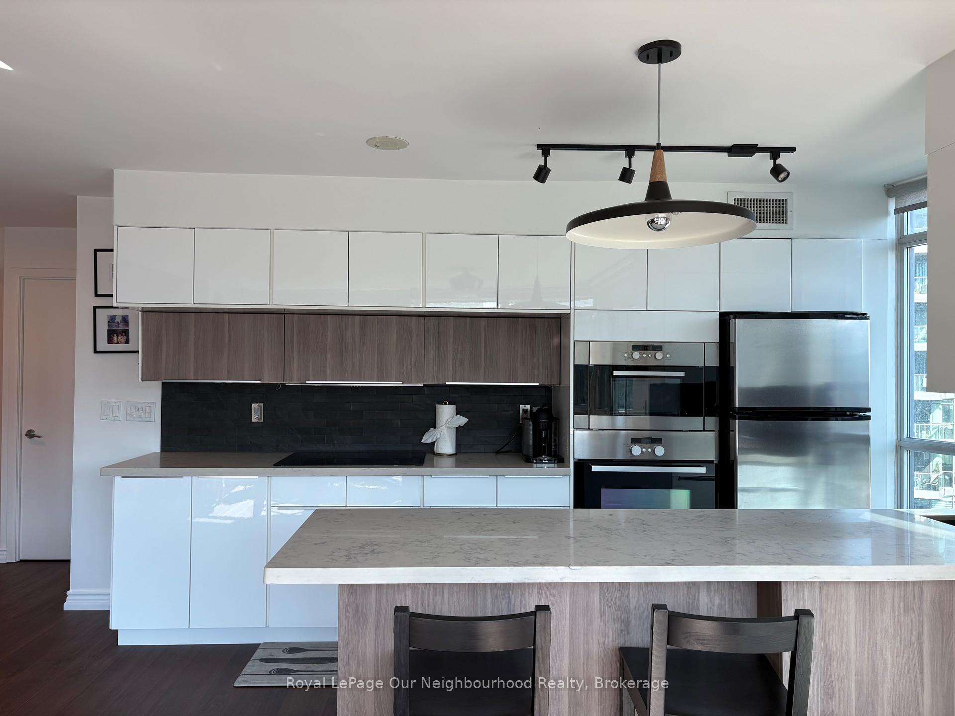 Photo 6 of Unit 1503, 219 Fort York Boulevard, Toronto, Niagara — HOMEH