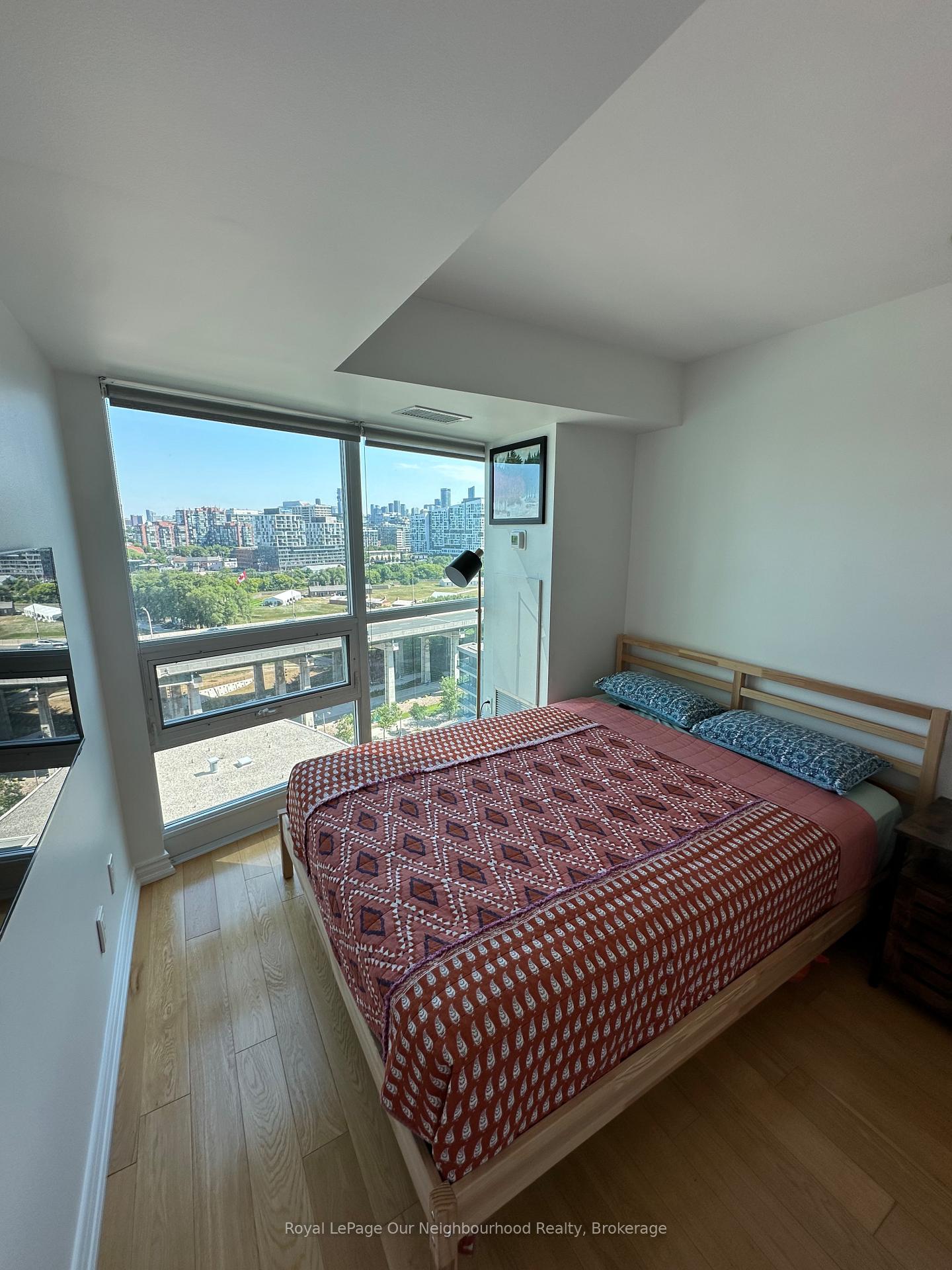Photo 10 of Unit 1503, 219 Fort York Boulevard, Toronto, Niagara — HOMEH