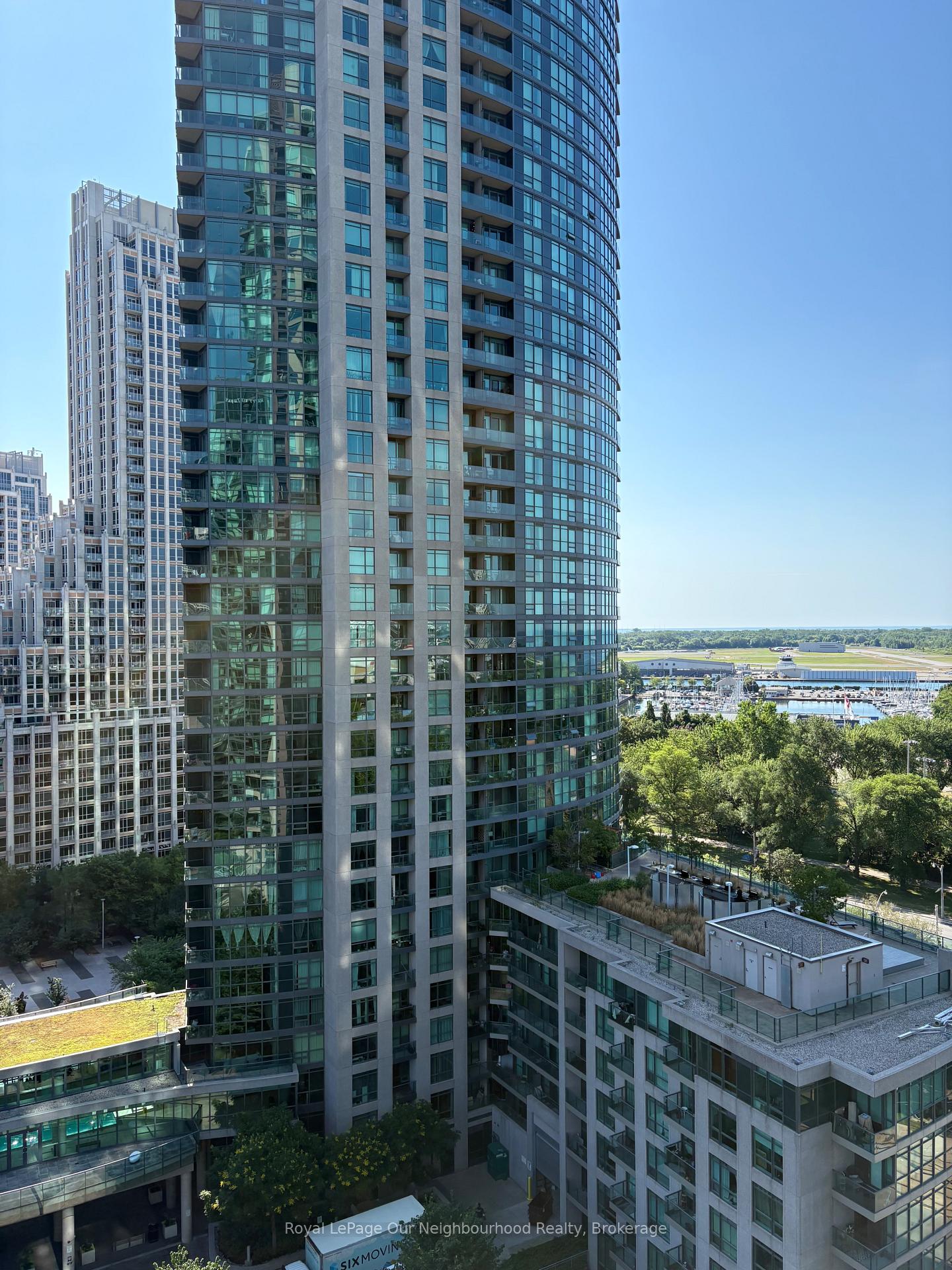 Photo 12 of Unit 1503, 219 Fort York Boulevard, Toronto, Niagara — HOMEH