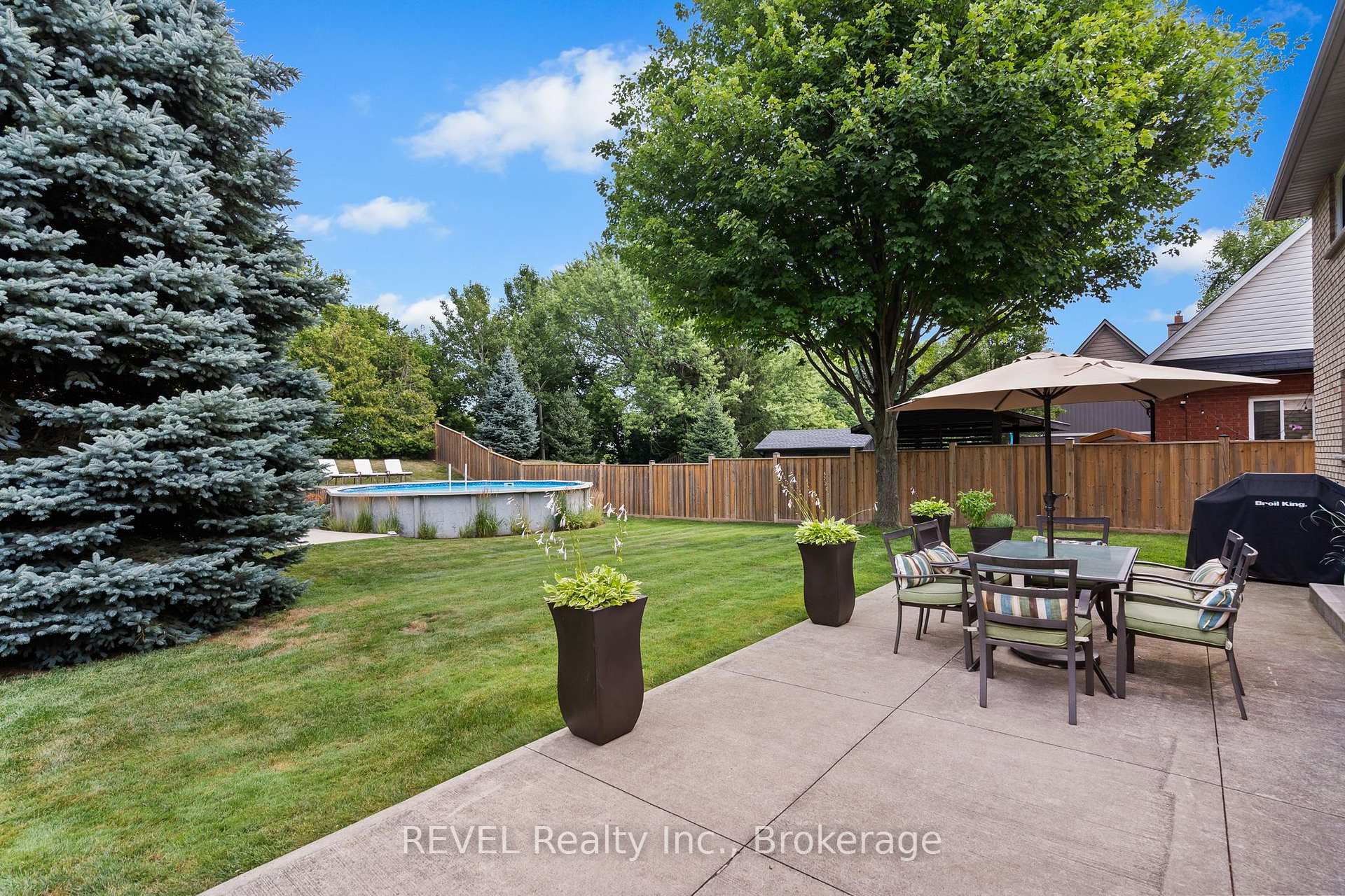 Photo 5 of 98 Debora Drive, Grimsby, Grimsby East — HOMEH