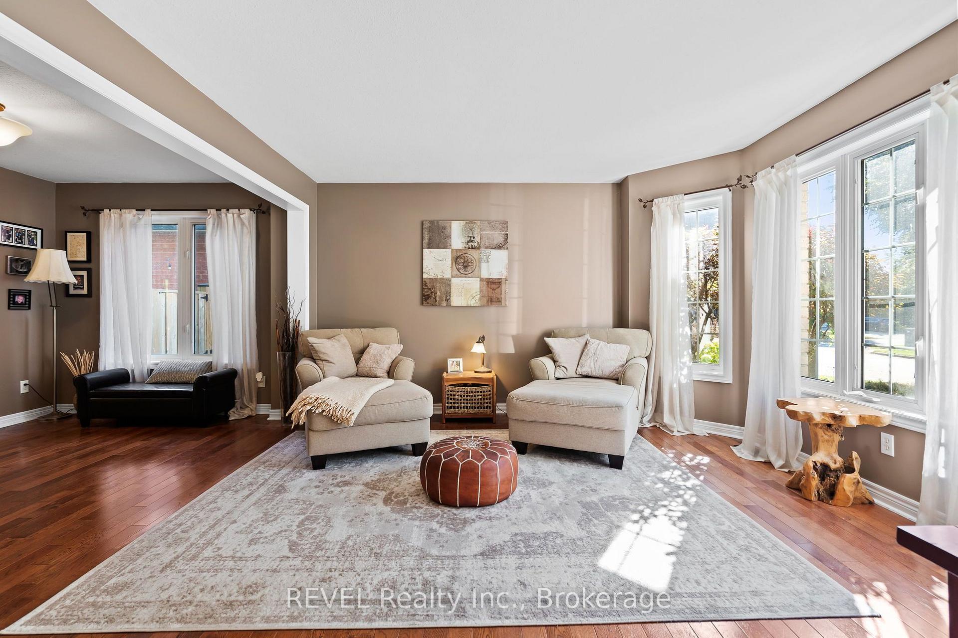 Photo 15 of 98 Debora Drive, Grimsby, Grimsby East — HOMEH