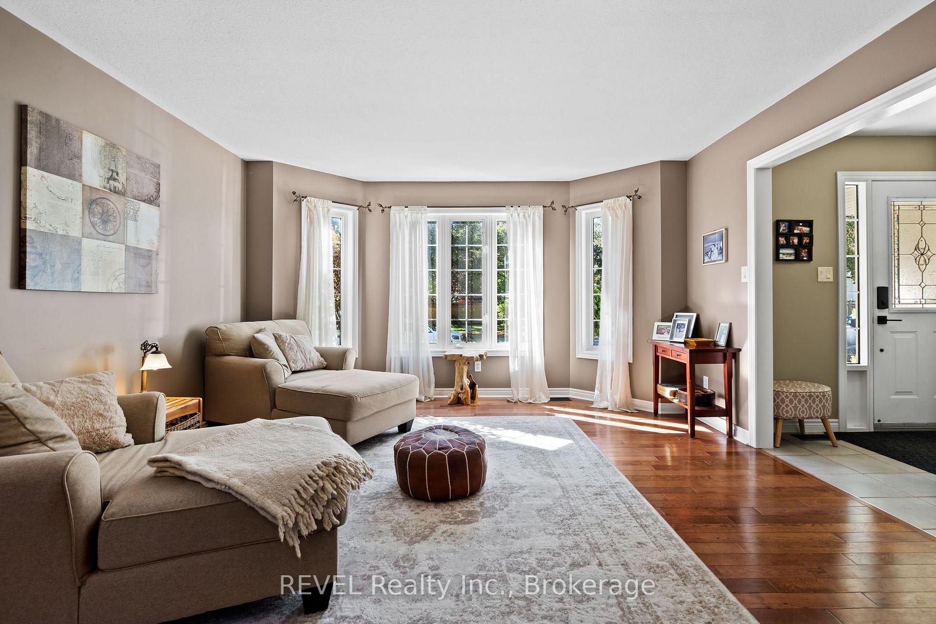 Photo 16 of 98 Debora Drive, Grimsby, Grimsby East — HOMEH