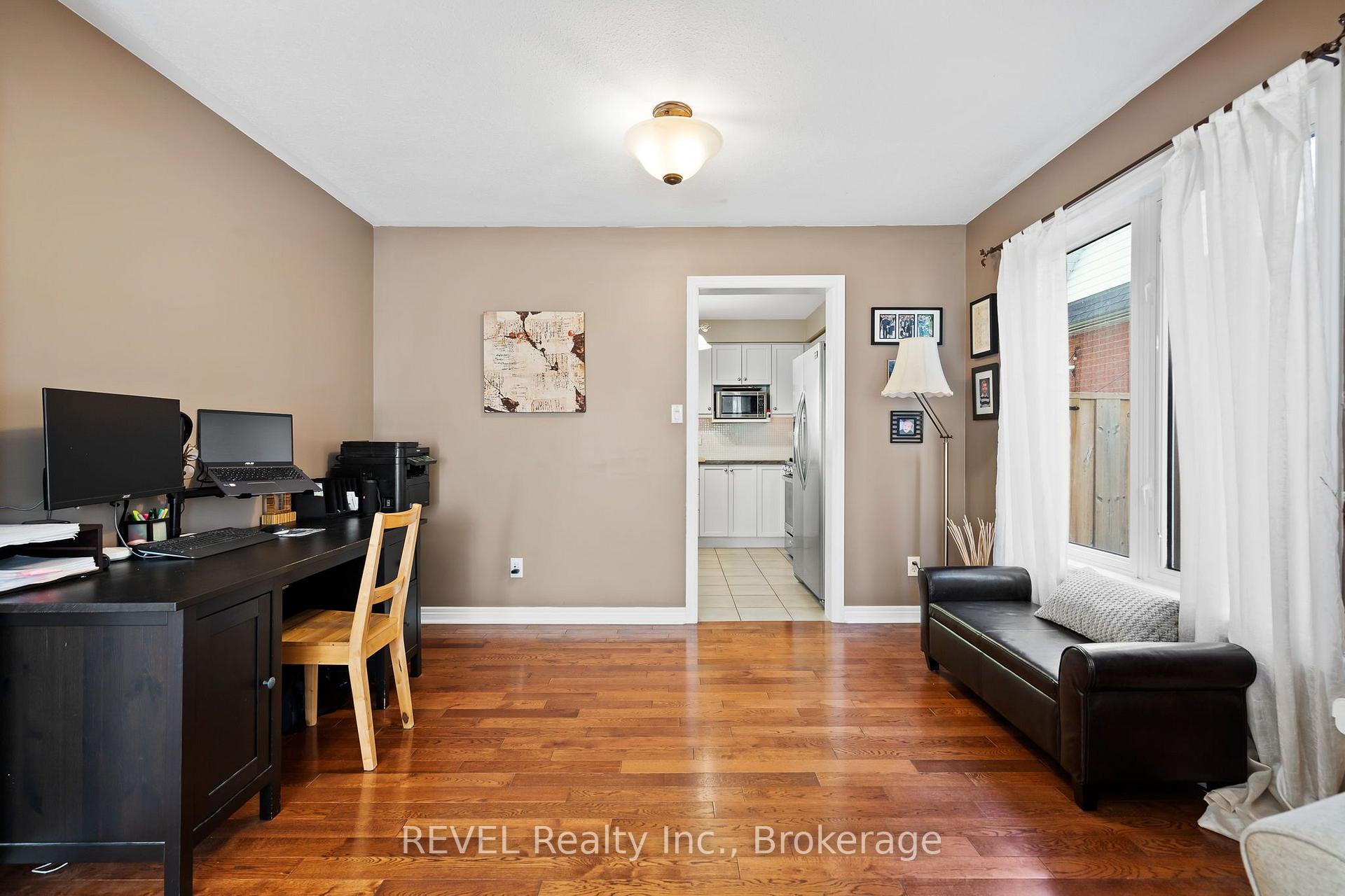Photo 25 of 98 Debora Drive, Grimsby, Grimsby East — HOMEH