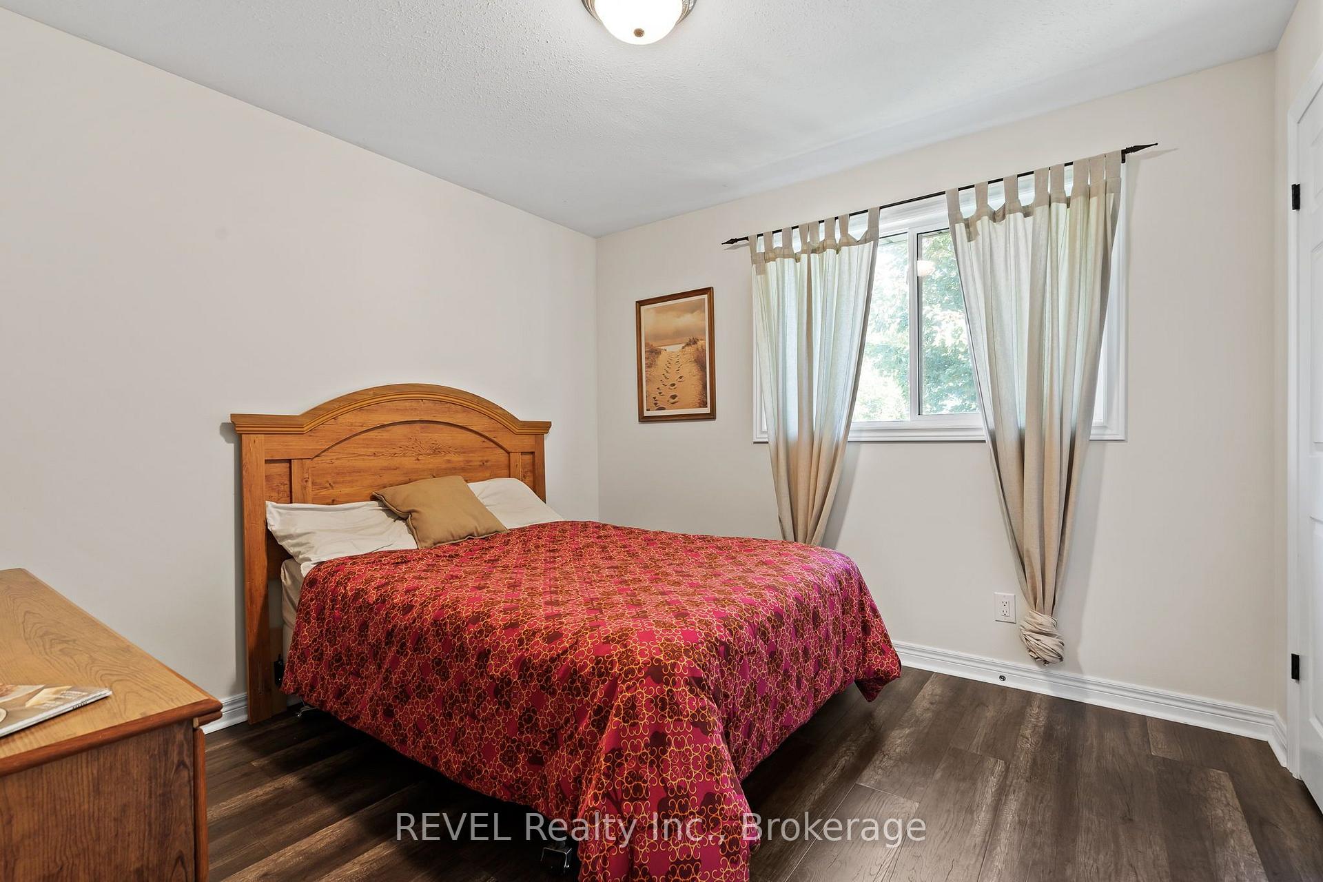 Photo 31 of 98 Debora Drive, Grimsby, Grimsby East — HOMEH