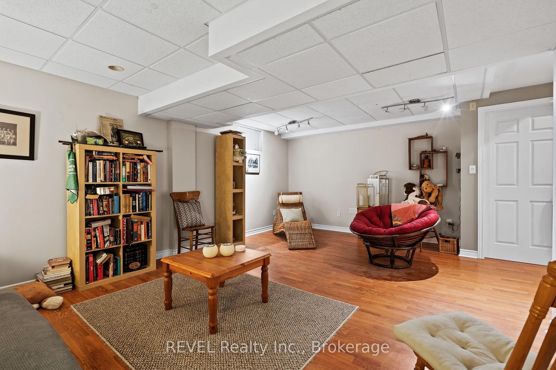 Photo 35 of 98 Debora Drive, Grimsby, Grimsby East — HOMEH