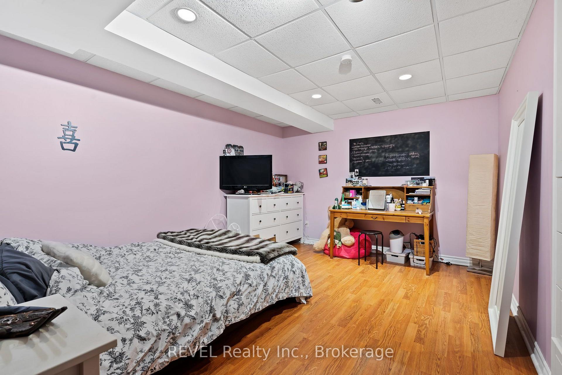 Photo 37 of 98 Debora Drive, Grimsby, Grimsby East — HOMEH