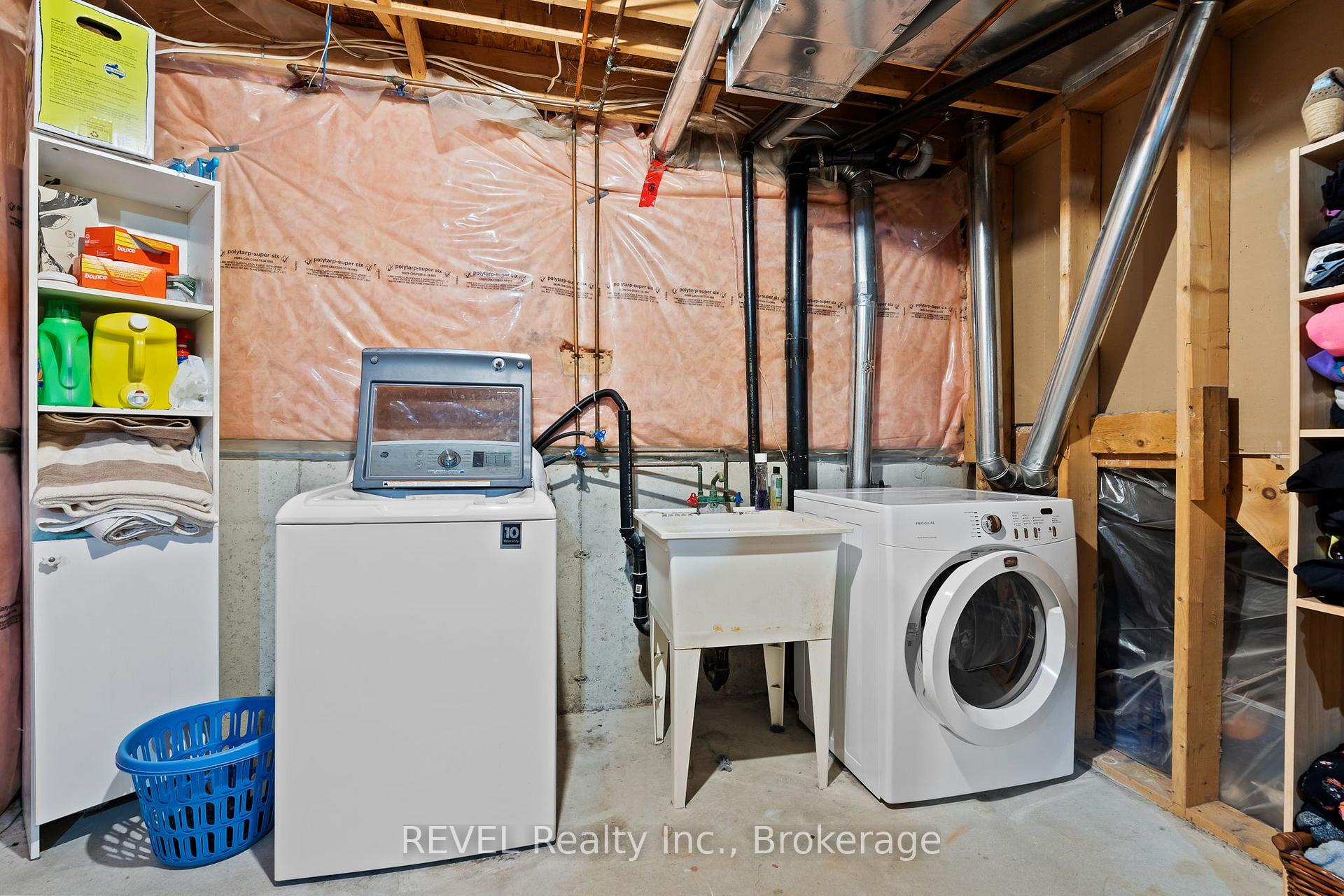 Photo 40 of 98 Debora Drive, Grimsby, Grimsby East — HOMEH