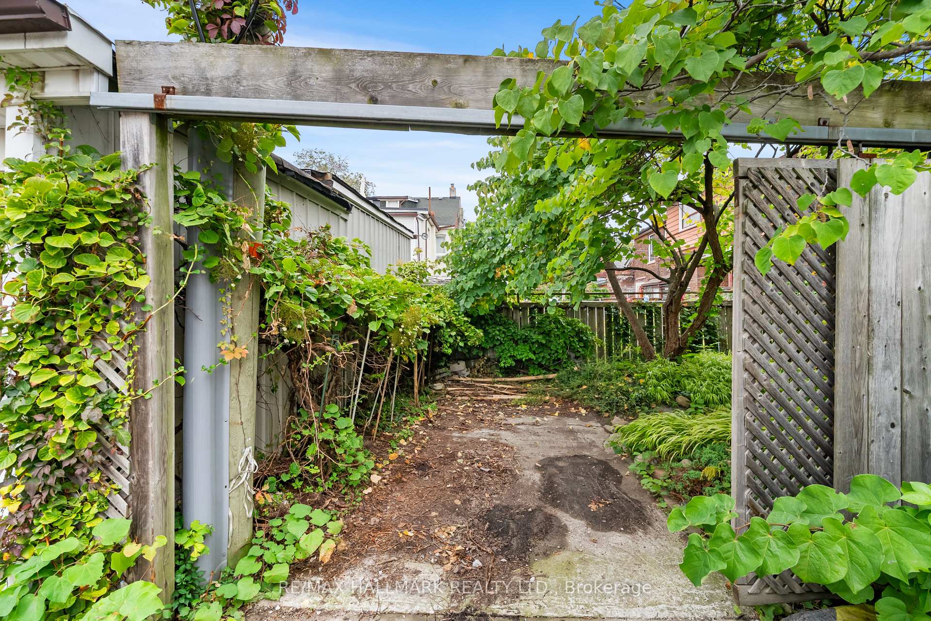 Photo 41 of 628 Ossington Avenue, Toronto, Palmerston-Little Italy — HOMEH