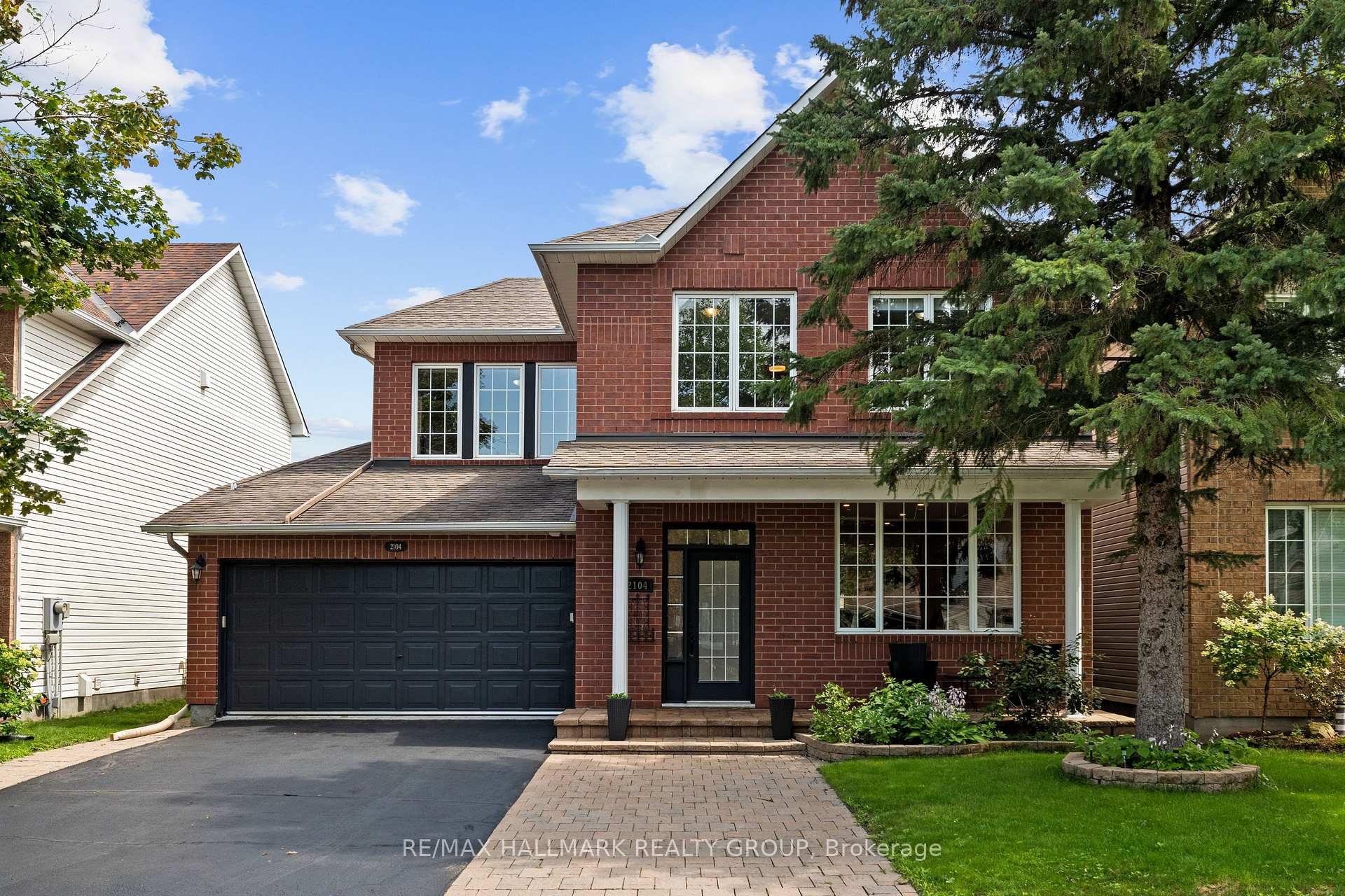Photo 2 of 2104 Sandy Oaks Drive, Ottawa, Chapel Hill South - Orleans Village — HOMEH