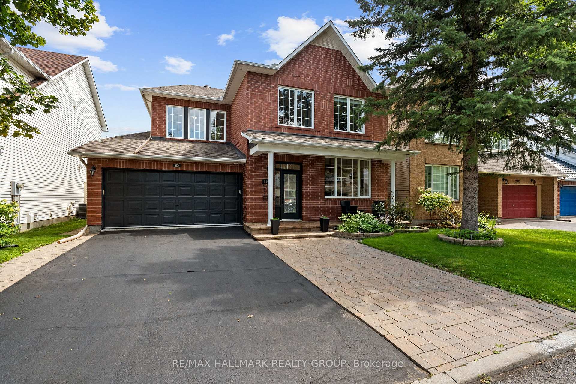 Photo 3 of 2104 Sandy Oaks Drive, Ottawa, Chapel Hill South - Orleans Village — HOMEH