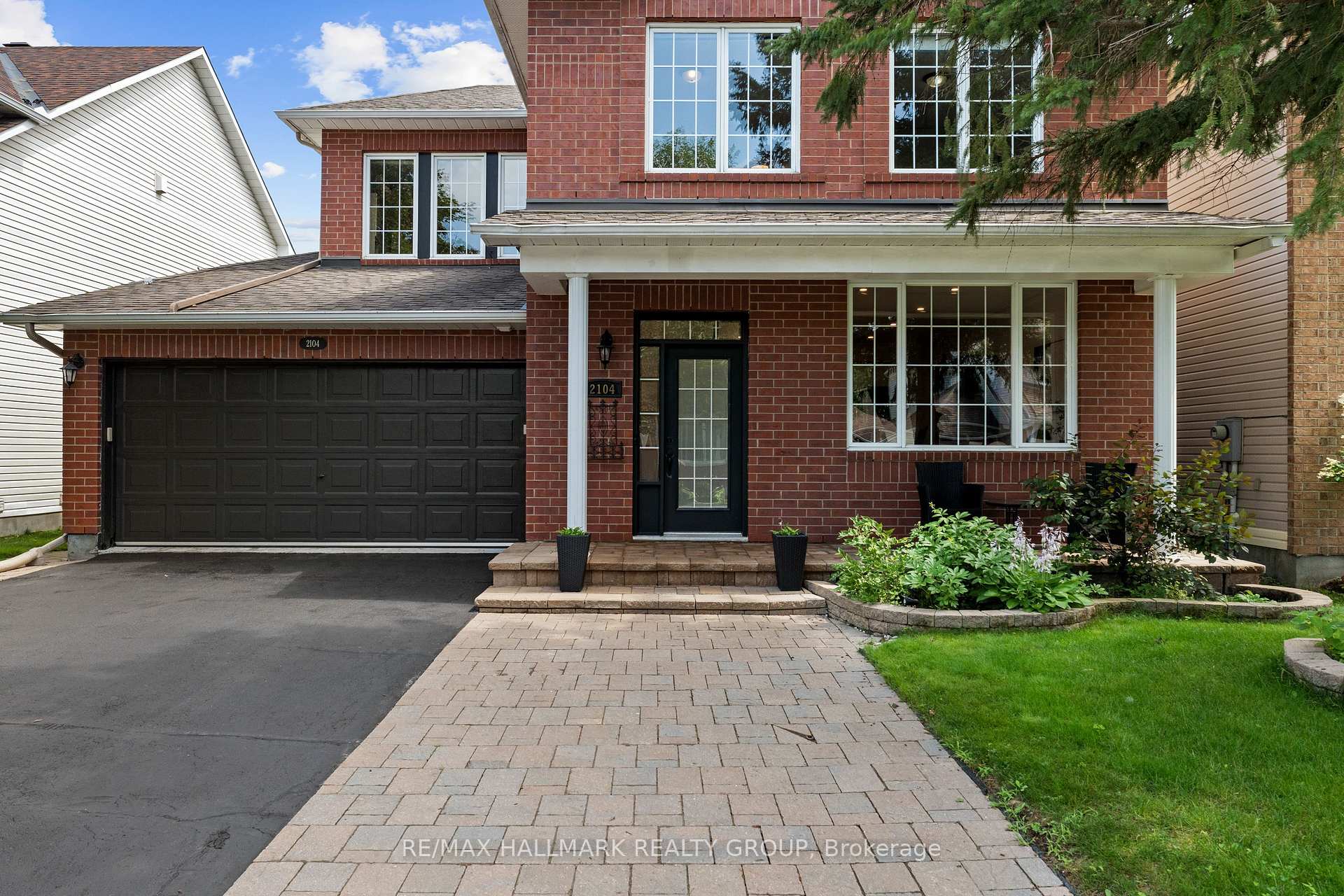 Photo 4 of 2104 Sandy Oaks Drive, Ottawa, Chapel Hill South - Orleans Village — HOMEH