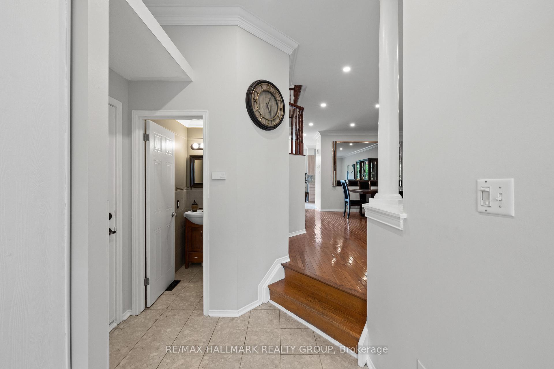 Photo 6 of 2104 Sandy Oaks Drive, Ottawa, Chapel Hill South - Orleans Village — HOMEH