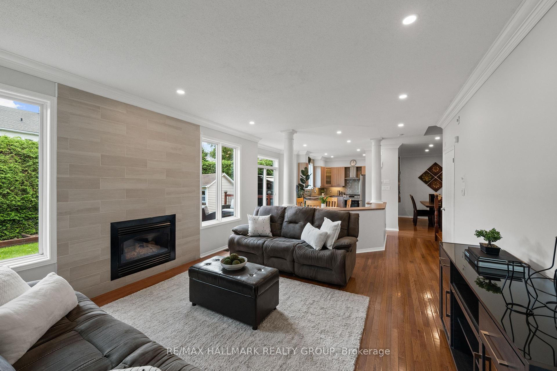 Photo 15 of 2104 Sandy Oaks Drive, Ottawa, Chapel Hill South - Orleans Village — HOMEH