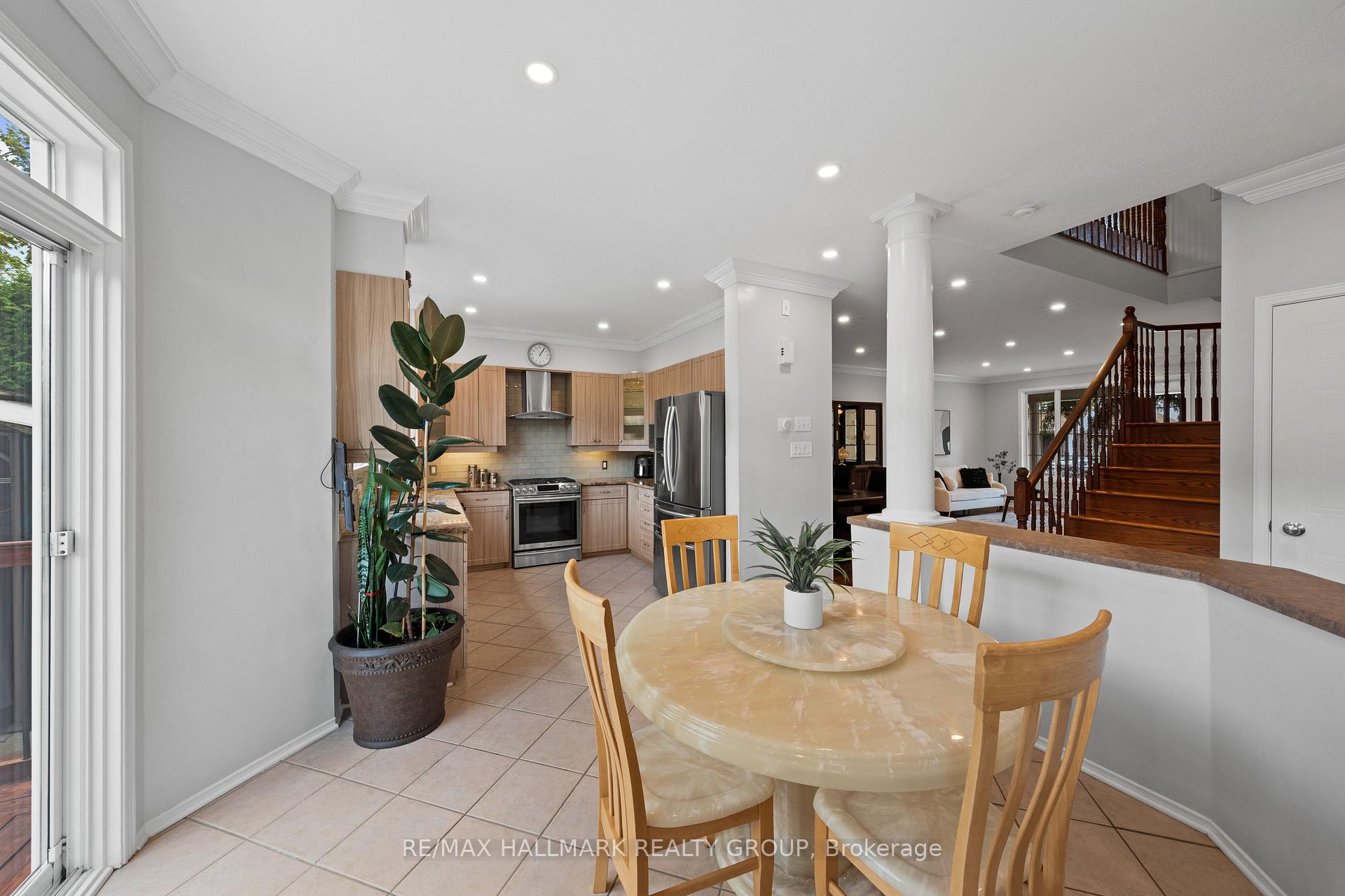 Photo 17 of 2104 Sandy Oaks Drive, Ottawa, Chapel Hill South - Orleans Village — HOMEH