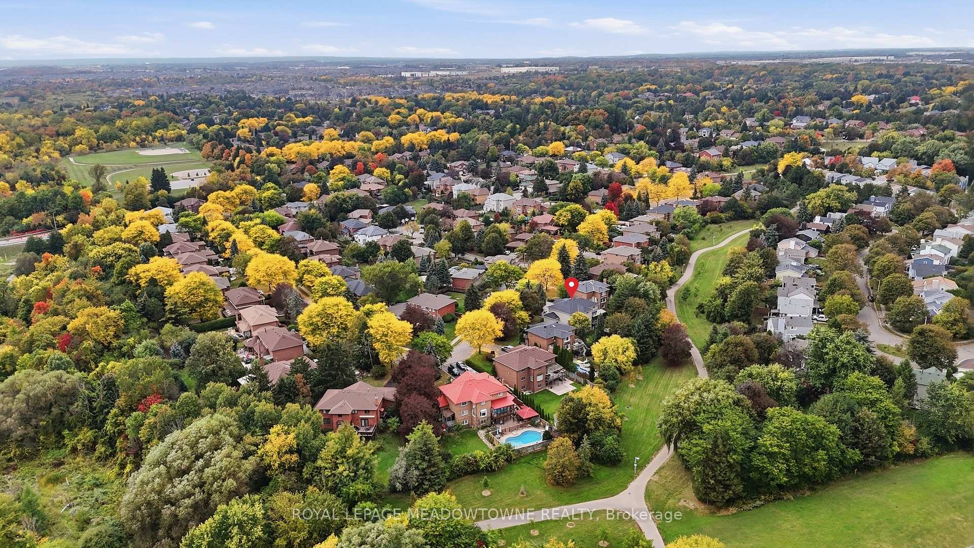 Photo 8 of 42 Dawnridge Trail, Brampton, Heart Lake West — HOMEH