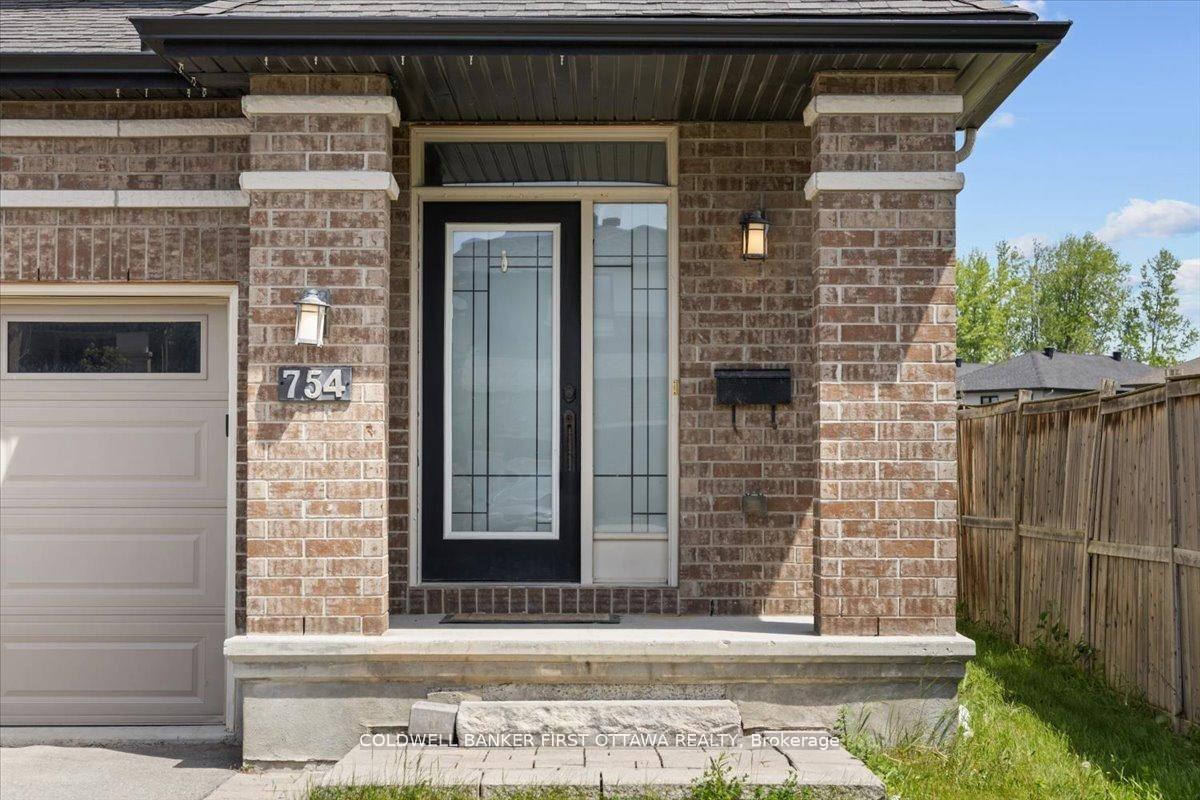 Photo 2 of 754 Brian Good Avenue, Ottawa, Riverside South/Gloucester Glen — HOMEH