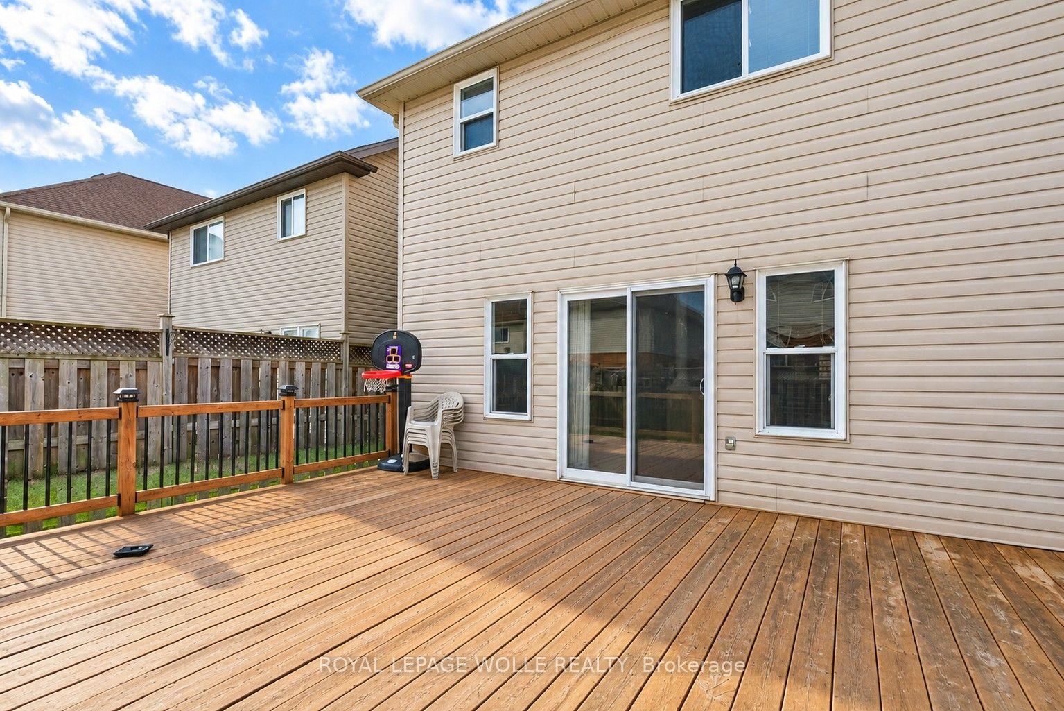 Photo 2 of 16 Frankfurt Street, Kitchener, Huron Park — HOMEH