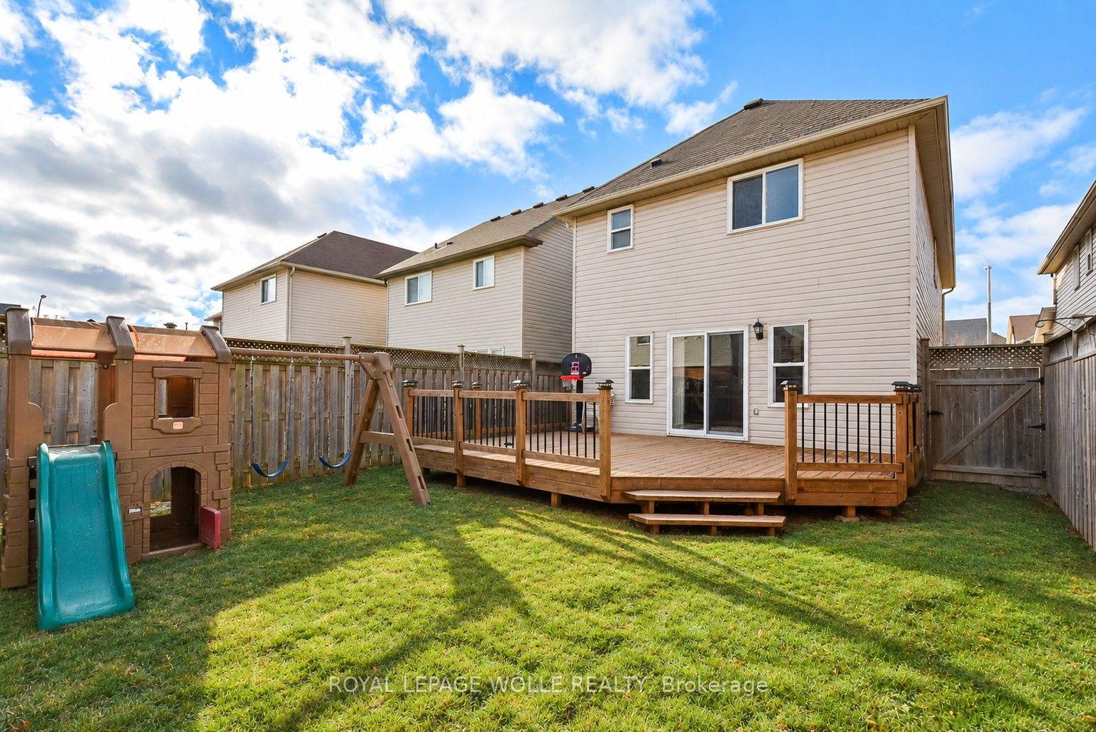 Photo 4 of 16 Frankfurt Street, Kitchener, Huron Park — HOMEH
