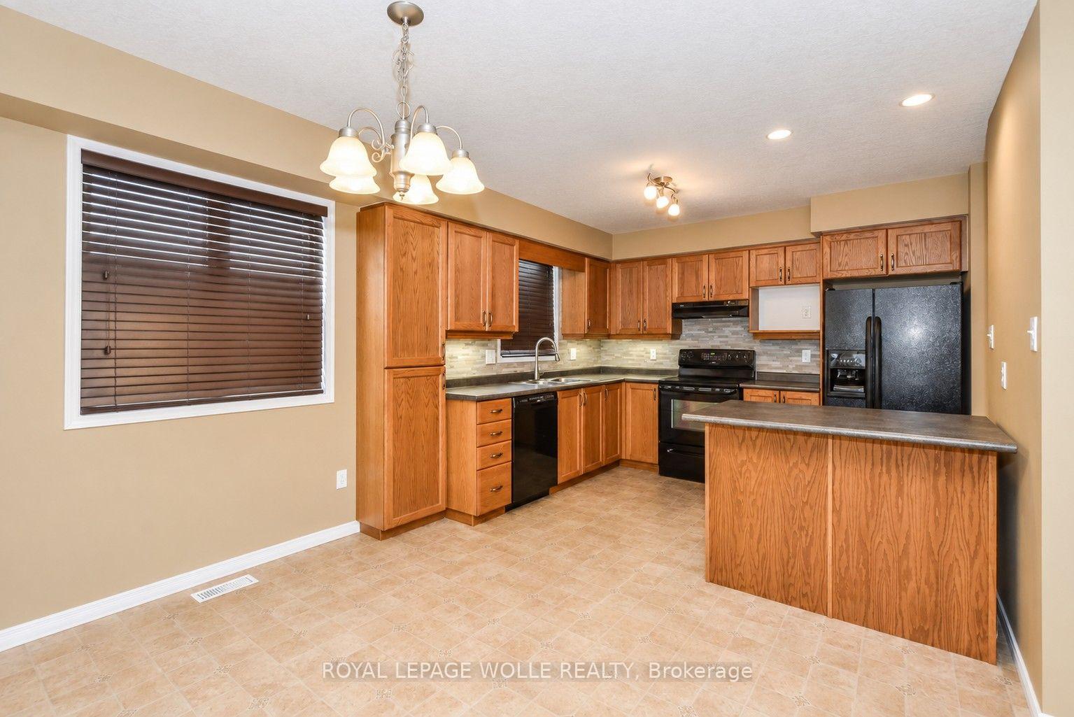 Photo 19 of 16 Frankfurt Street, Kitchener, Huron Park — HOMEH