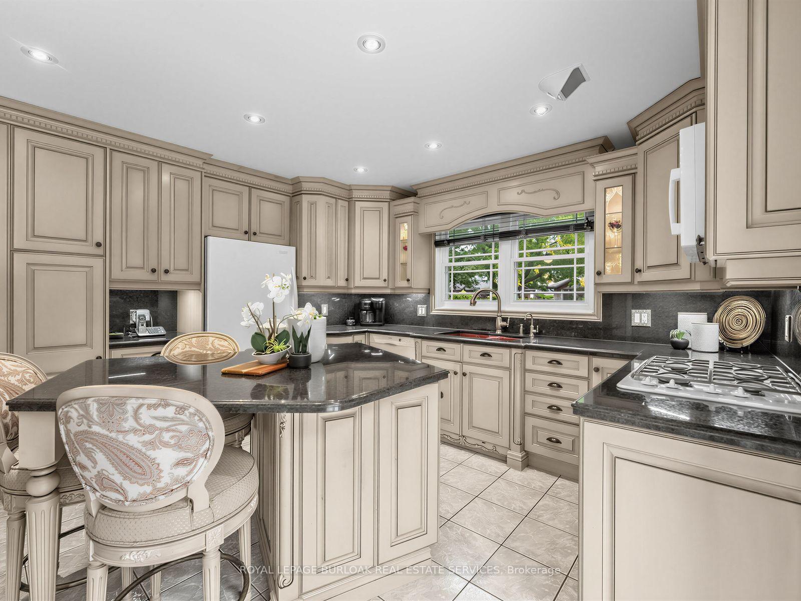 Photo 12 of 1259 Nathaniel Crescent, Burlington, Brant — HOMEH