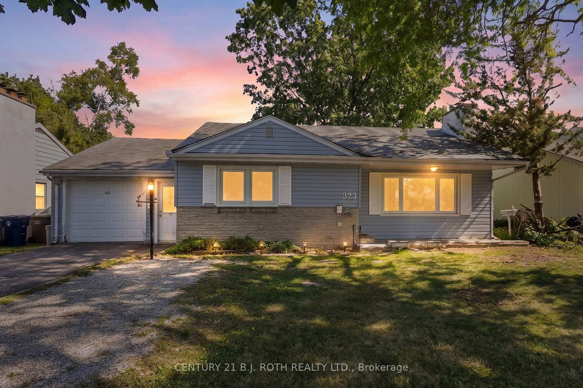 Photo of 323 Crawford Street