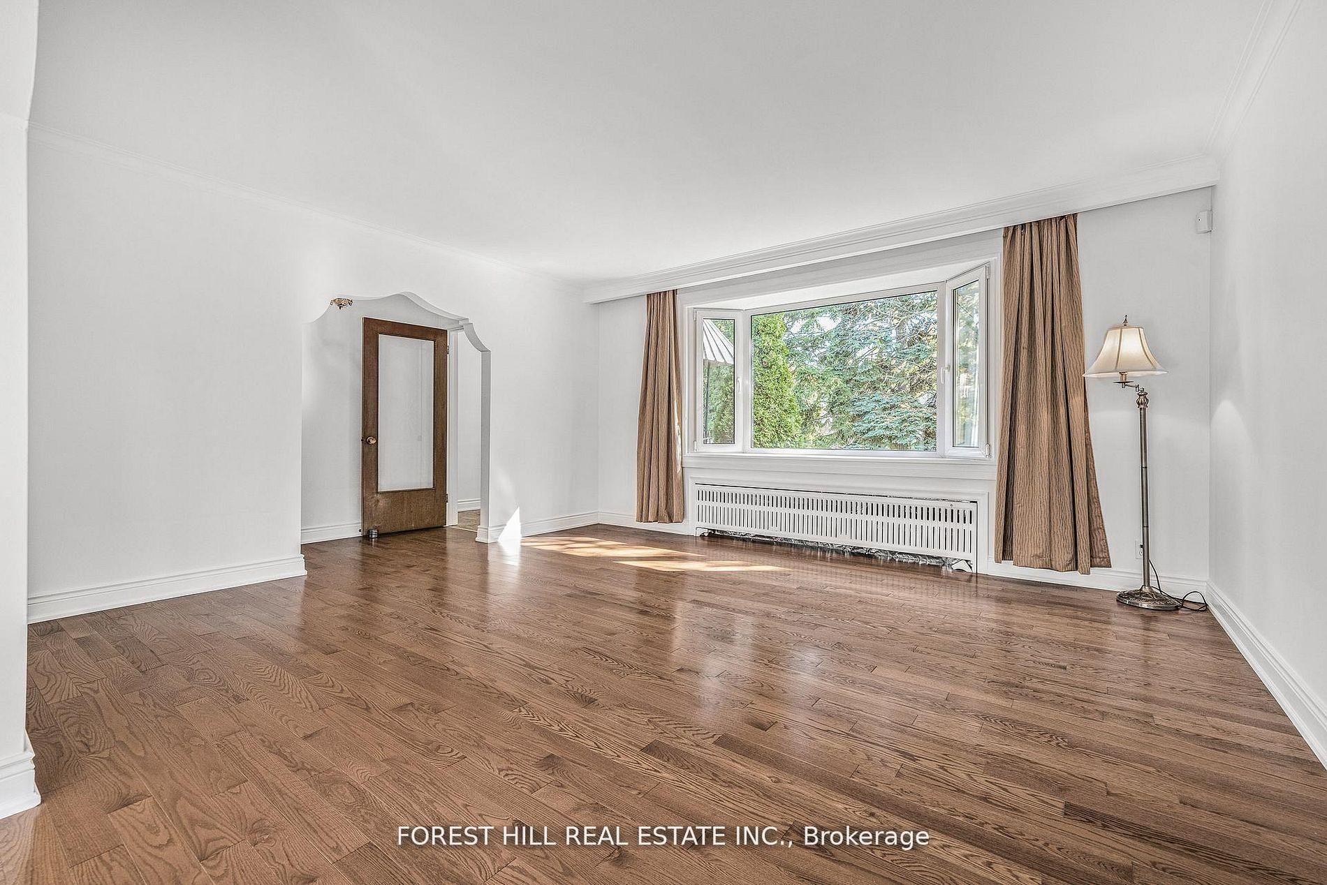Photo 2 of 18 Irvington Crescent, North York, Willowdale East — HOMEH