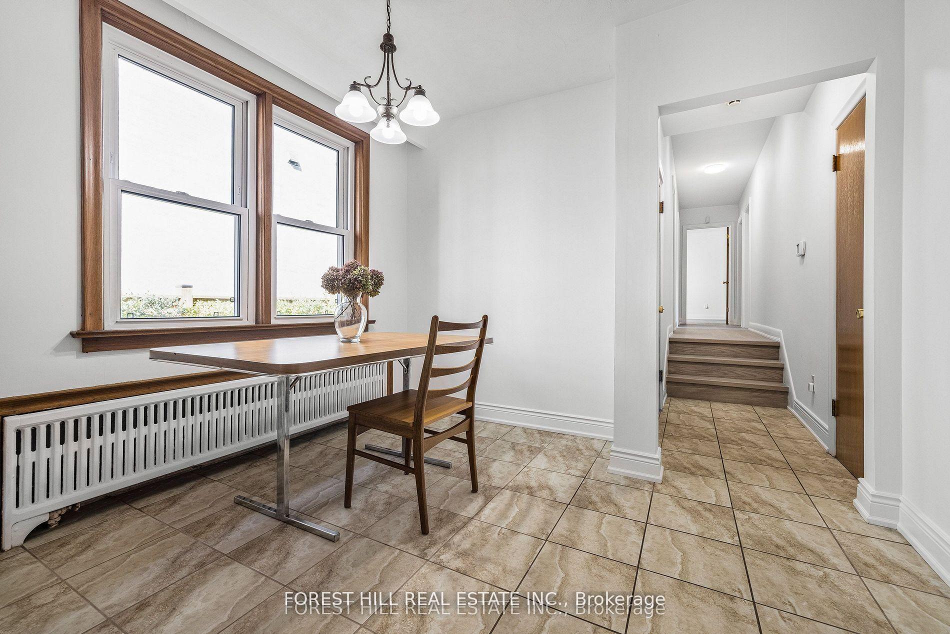 Photo 7 of 18 Irvington Crescent, North York, Willowdale East — HOMEH