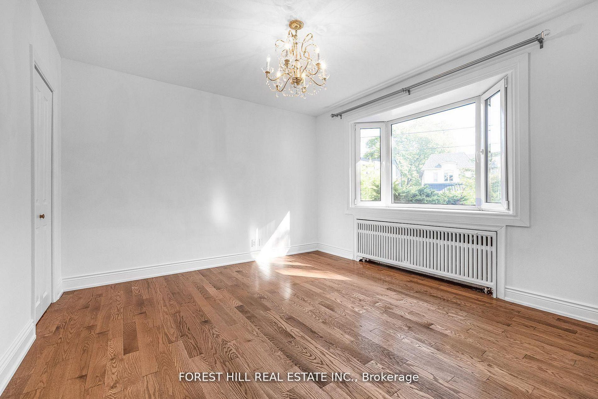 Photo 9 of 18 Irvington Crescent, North York, Willowdale East — HOMEH