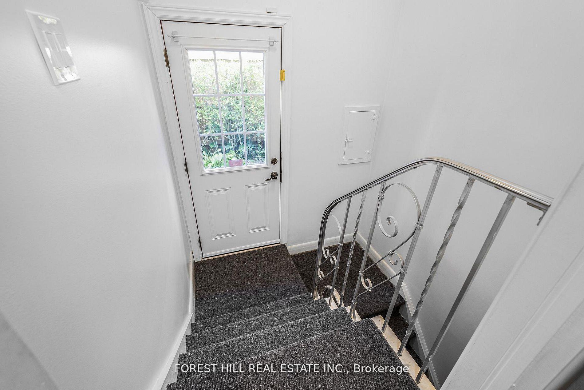 Photo 12 of 18 Irvington Crescent, North York, Willowdale East — HOMEH