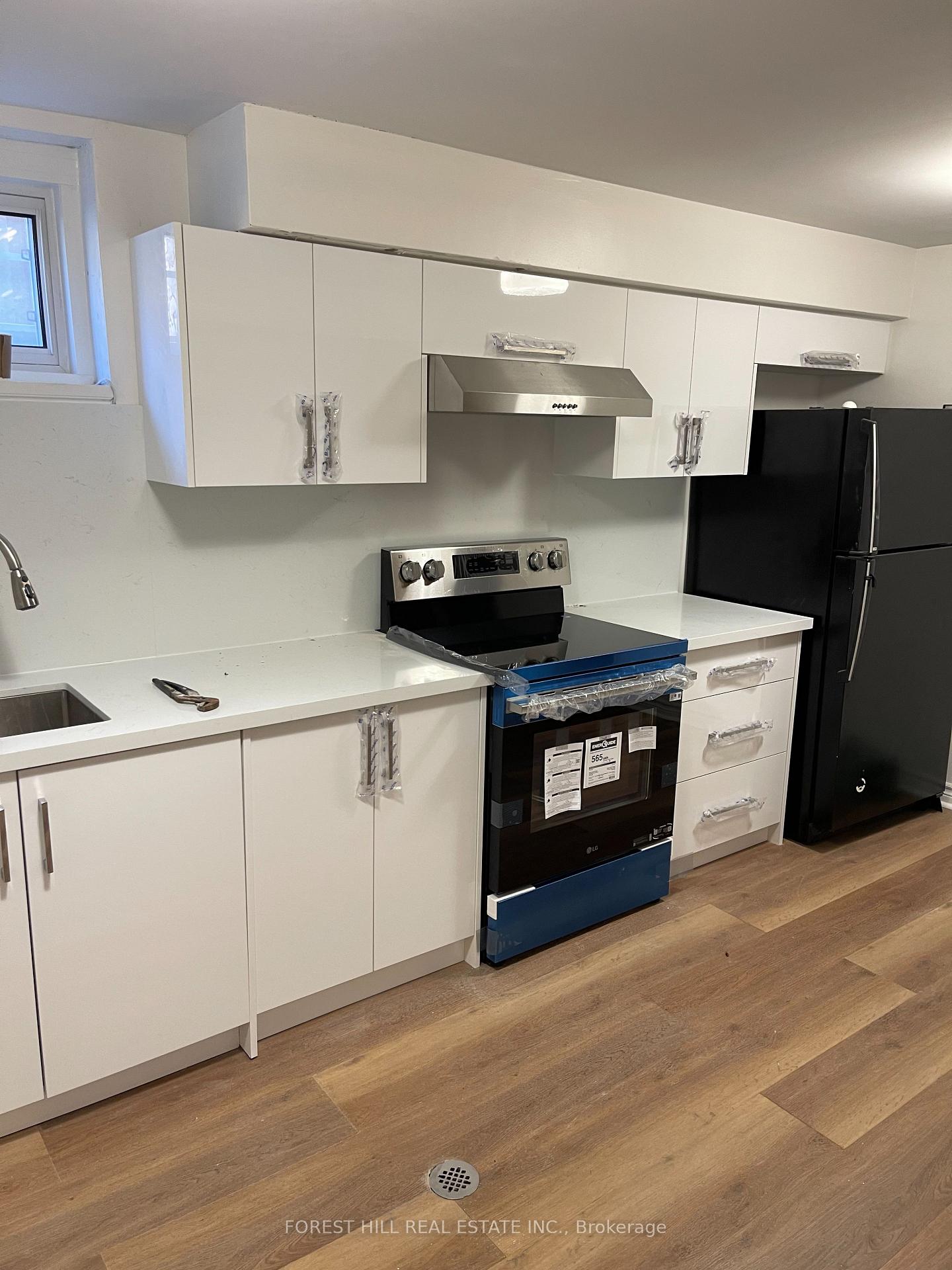 Photo 14 of 18 Irvington Crescent, North York, Willowdale East — HOMEH