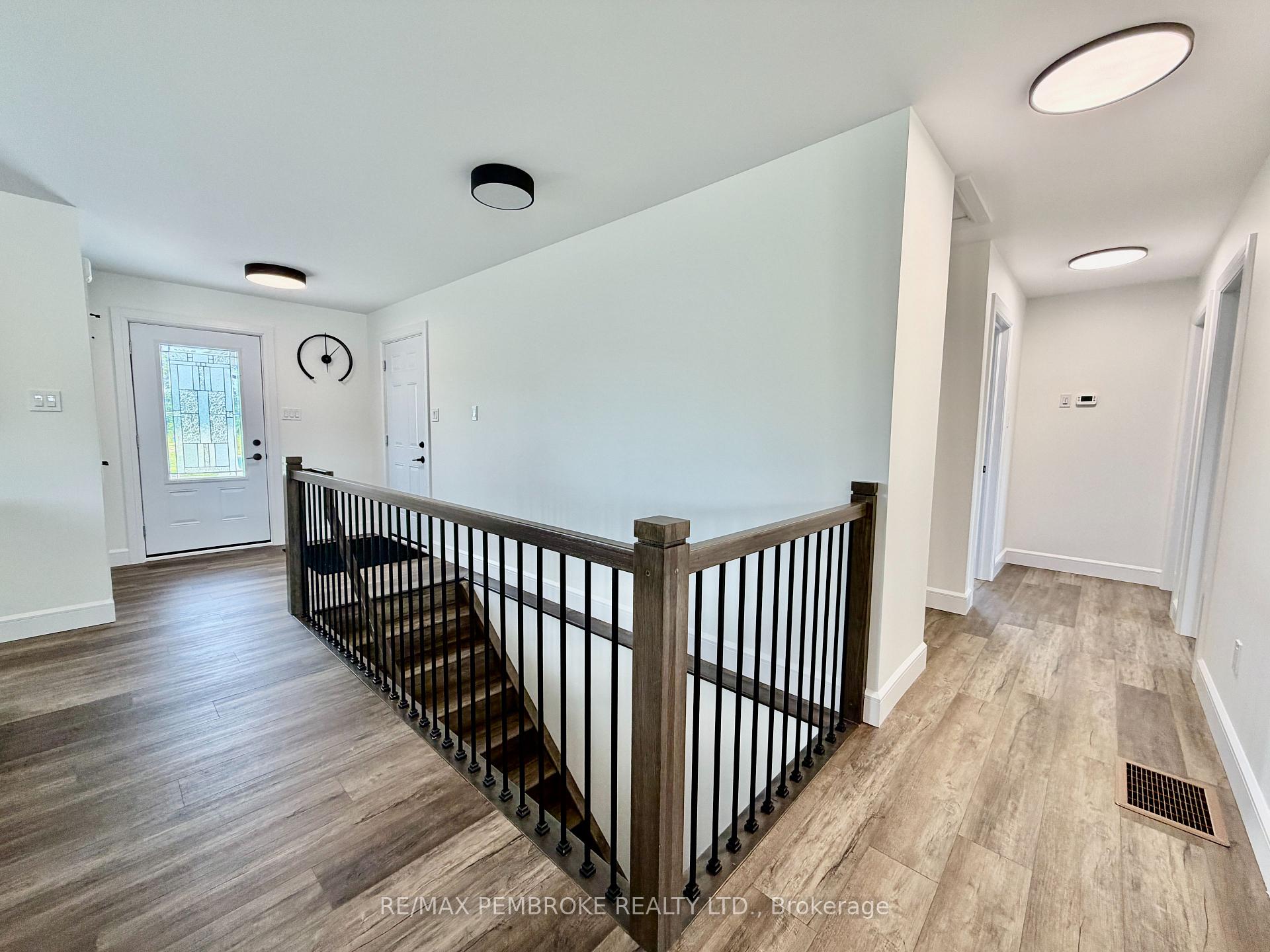 Photo 3 of 19 Eddy Crescent, Pembroke, Pembroke — HOMEH