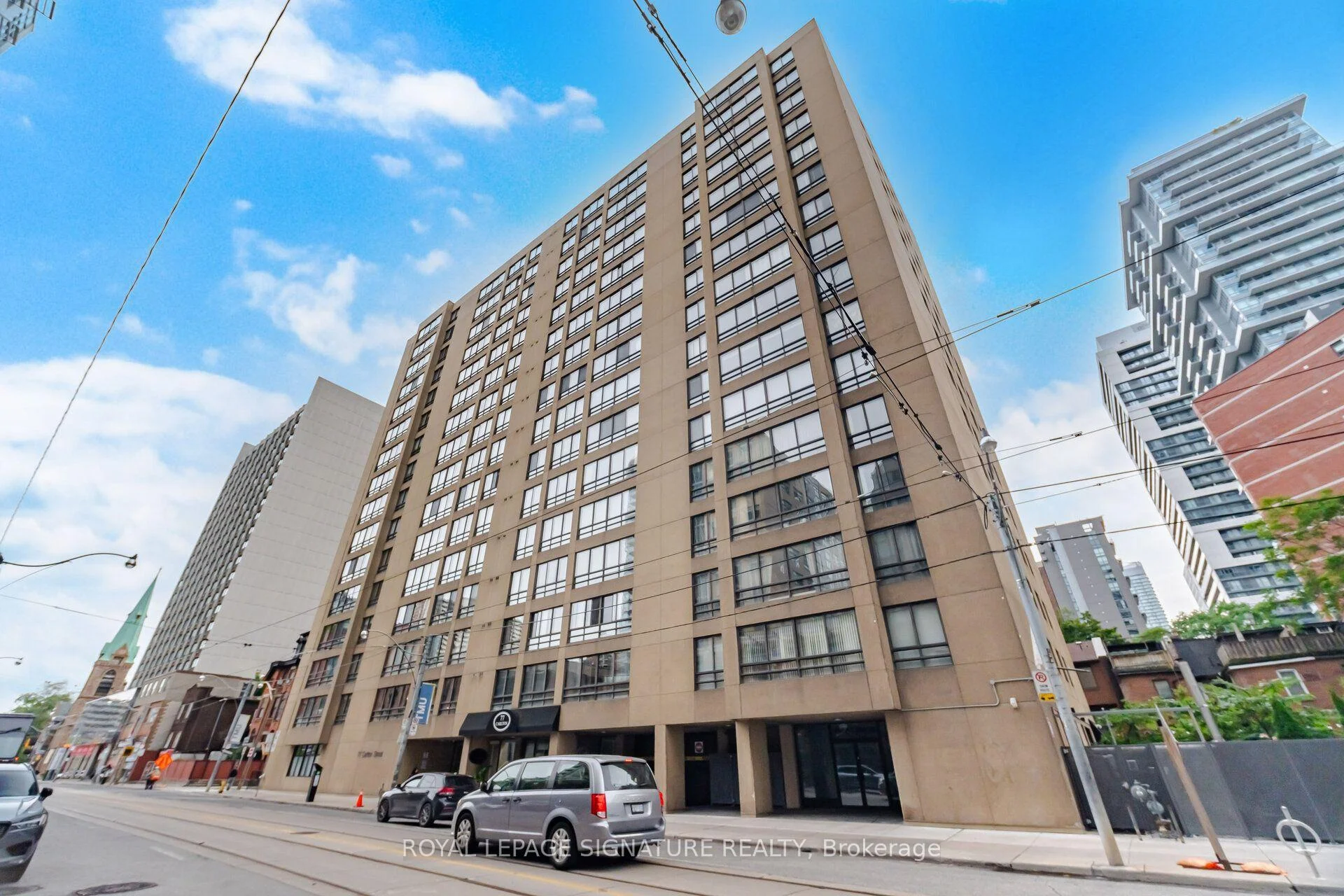 Front of Unit 1002, 77 Carlton Street