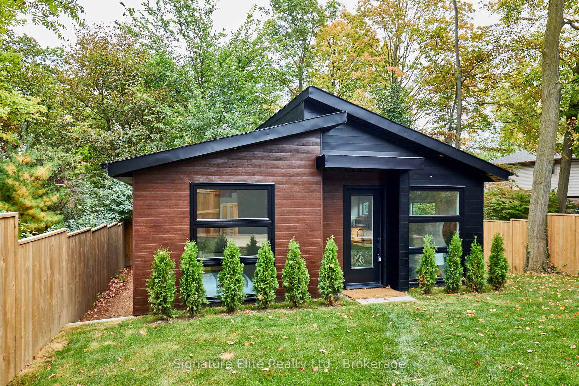 Photo of Unit Garden Suite, 25 Lyncroft Drive