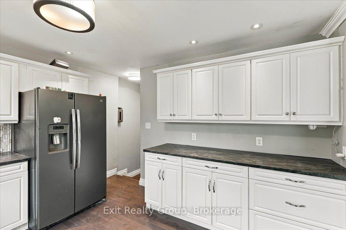 Photo 6 of 850 Littlestone Crescent, Kingston, East Gardiners Rd — HOMEH
