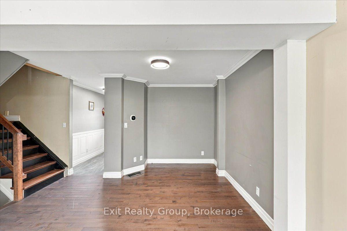 Photo 9 of 850 Littlestone Crescent, Kingston, East Gardiners Rd — HOMEH