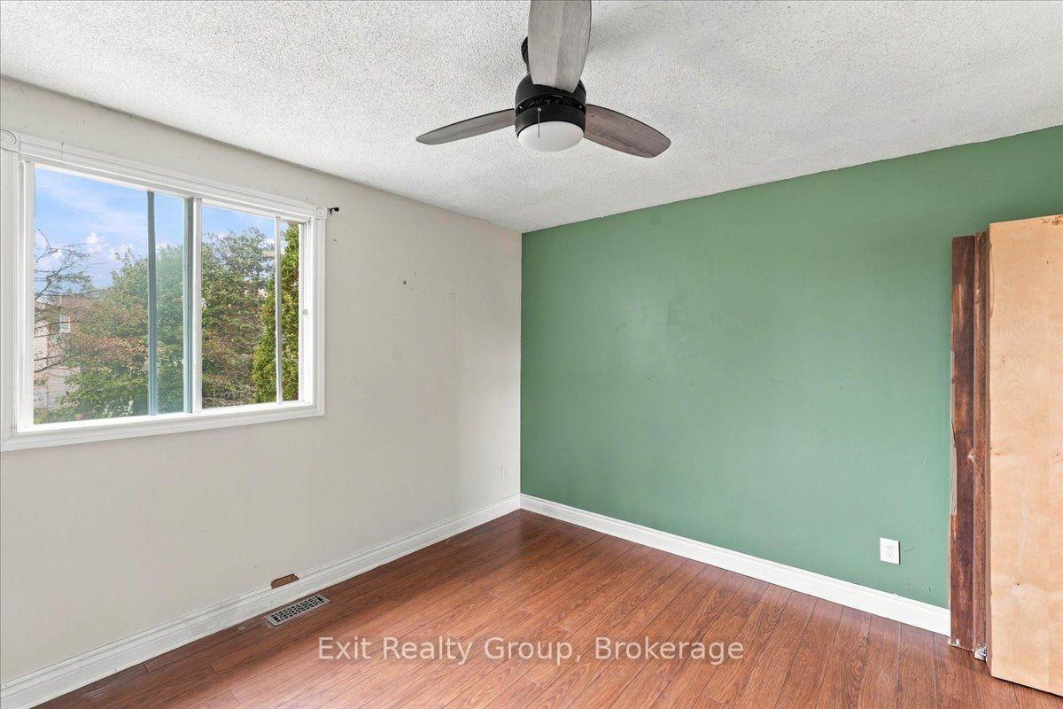 Photo 11 of 850 Littlestone Crescent, Kingston, East Gardiners Rd — HOMEH