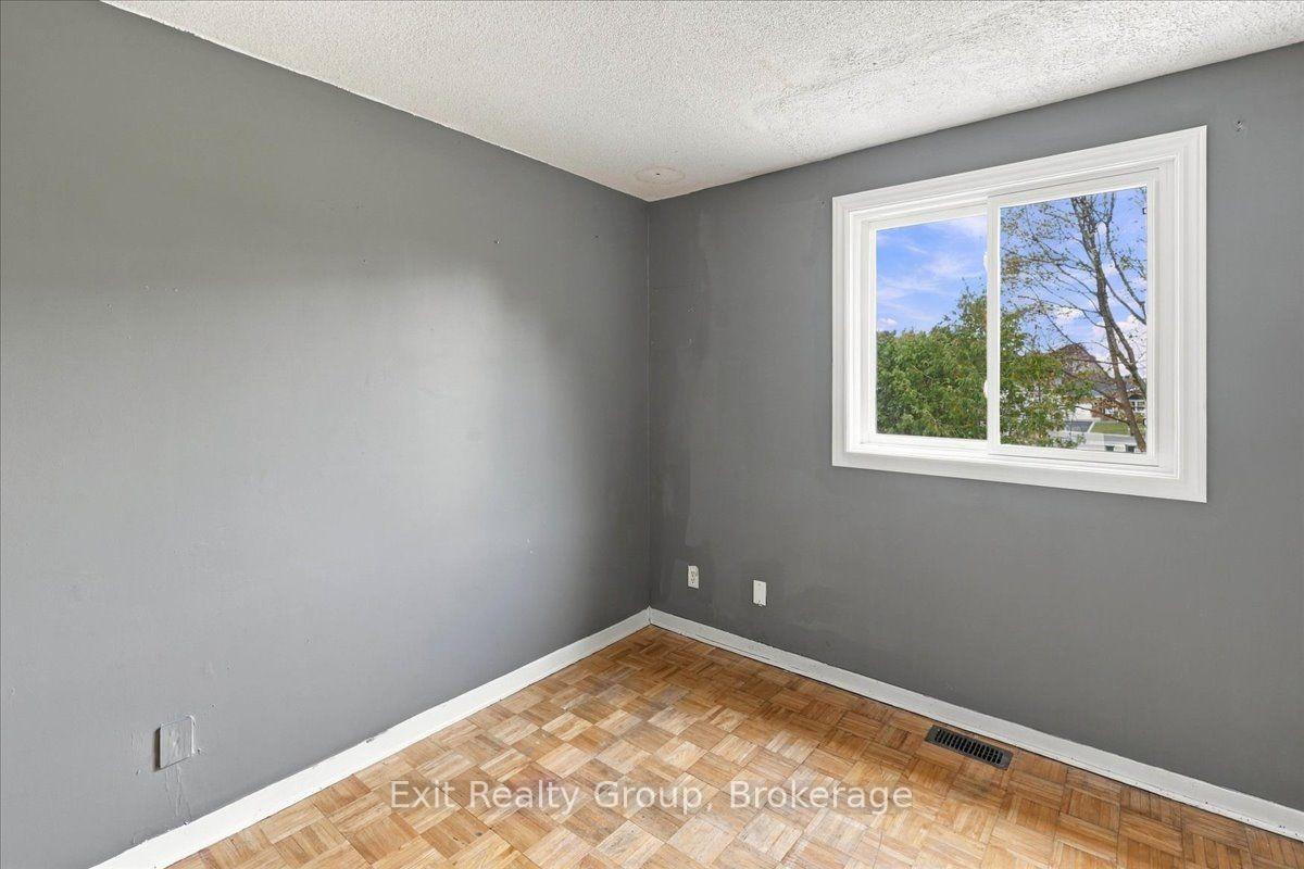 Photo 14 of 850 Littlestone Crescent, Kingston, East Gardiners Rd — HOMEH