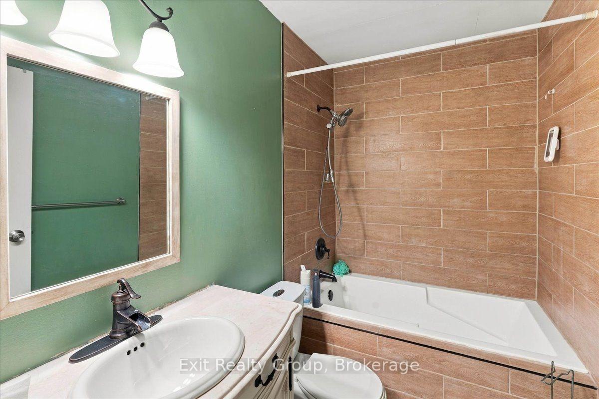 Photo 16 of 850 Littlestone Crescent, Kingston, East Gardiners Rd — HOMEH