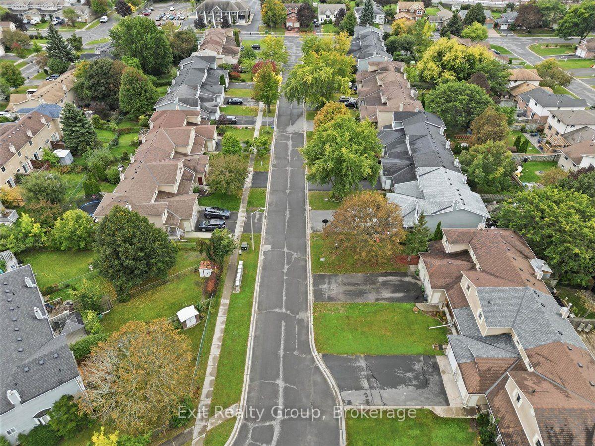 Photo 31 of 850 Littlestone Crescent, Kingston, East Gardiners Rd — HOMEH