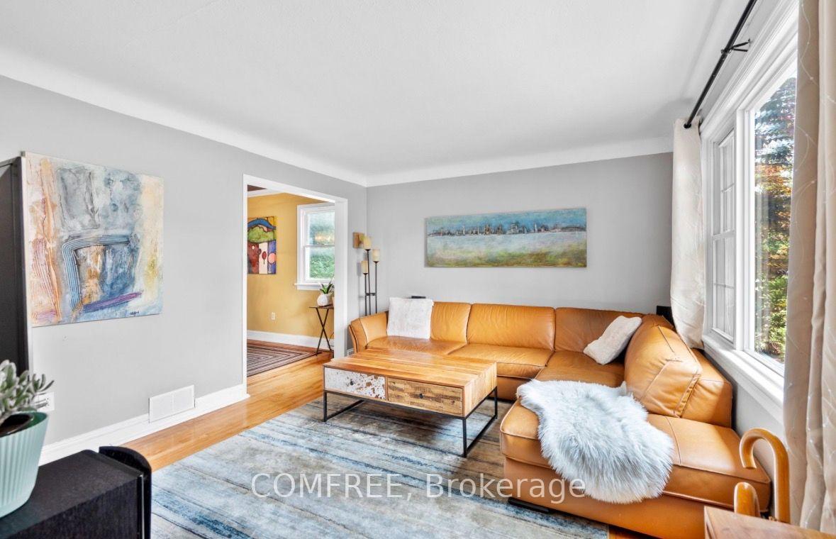 Photo 4 of 421 Greenwood Avenue, Ottawa, Laurentianview — HOMEH