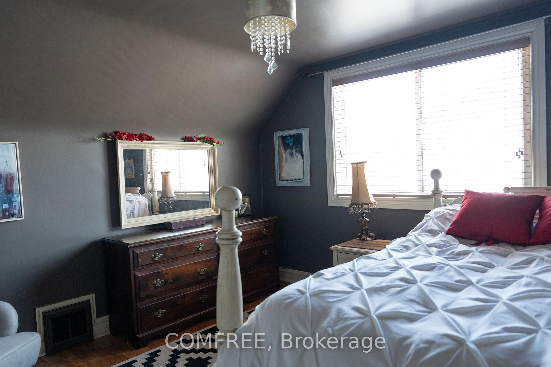 Photo 13 of 421 Greenwood Avenue, Ottawa, Laurentianview — HOMEH