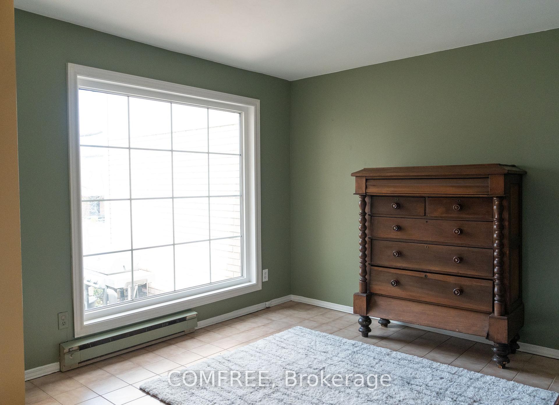 Photo 15 of 421 Greenwood Avenue, Ottawa, Laurentianview — HOMEH