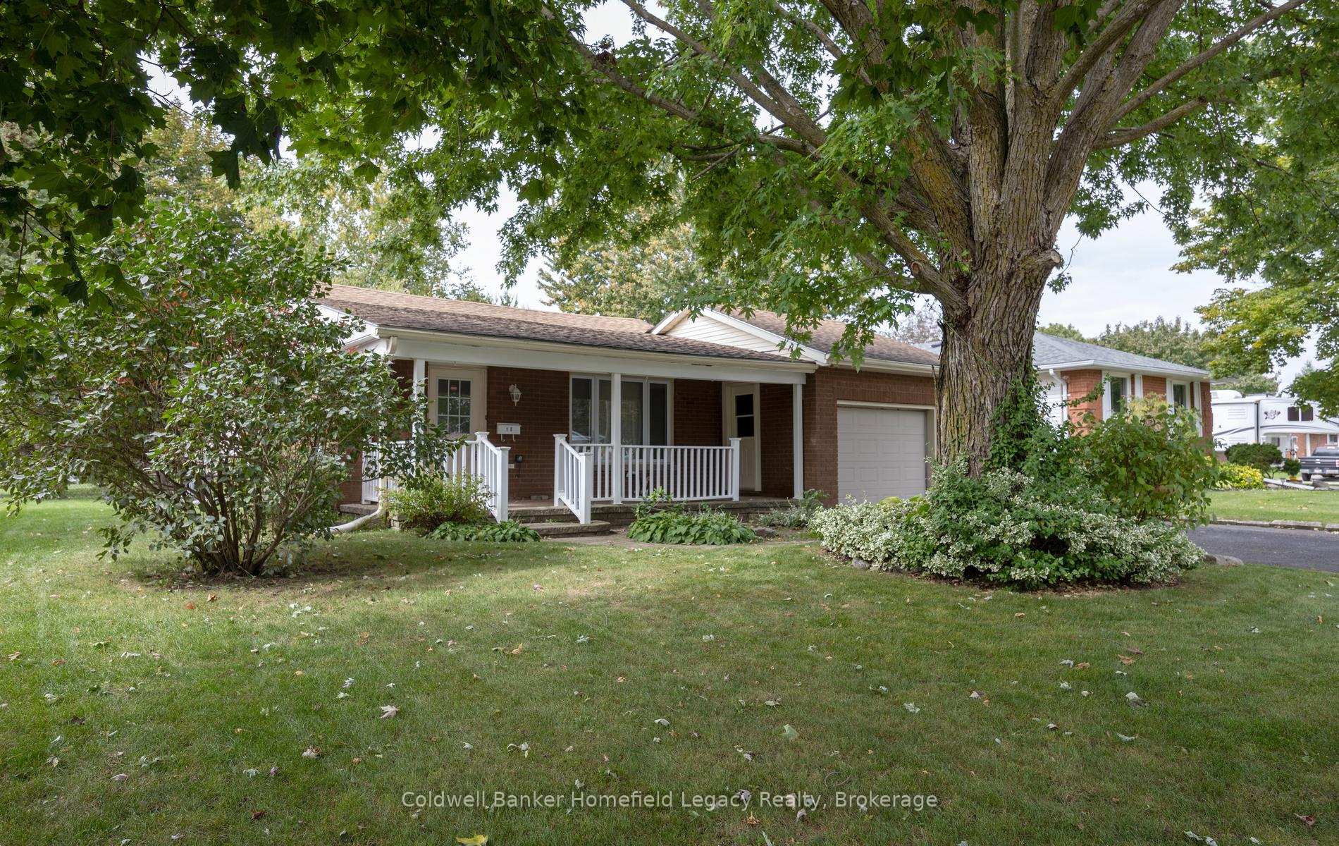 Photo 3 of 10 Dunsford Crescent, St. Marys — HOMEH