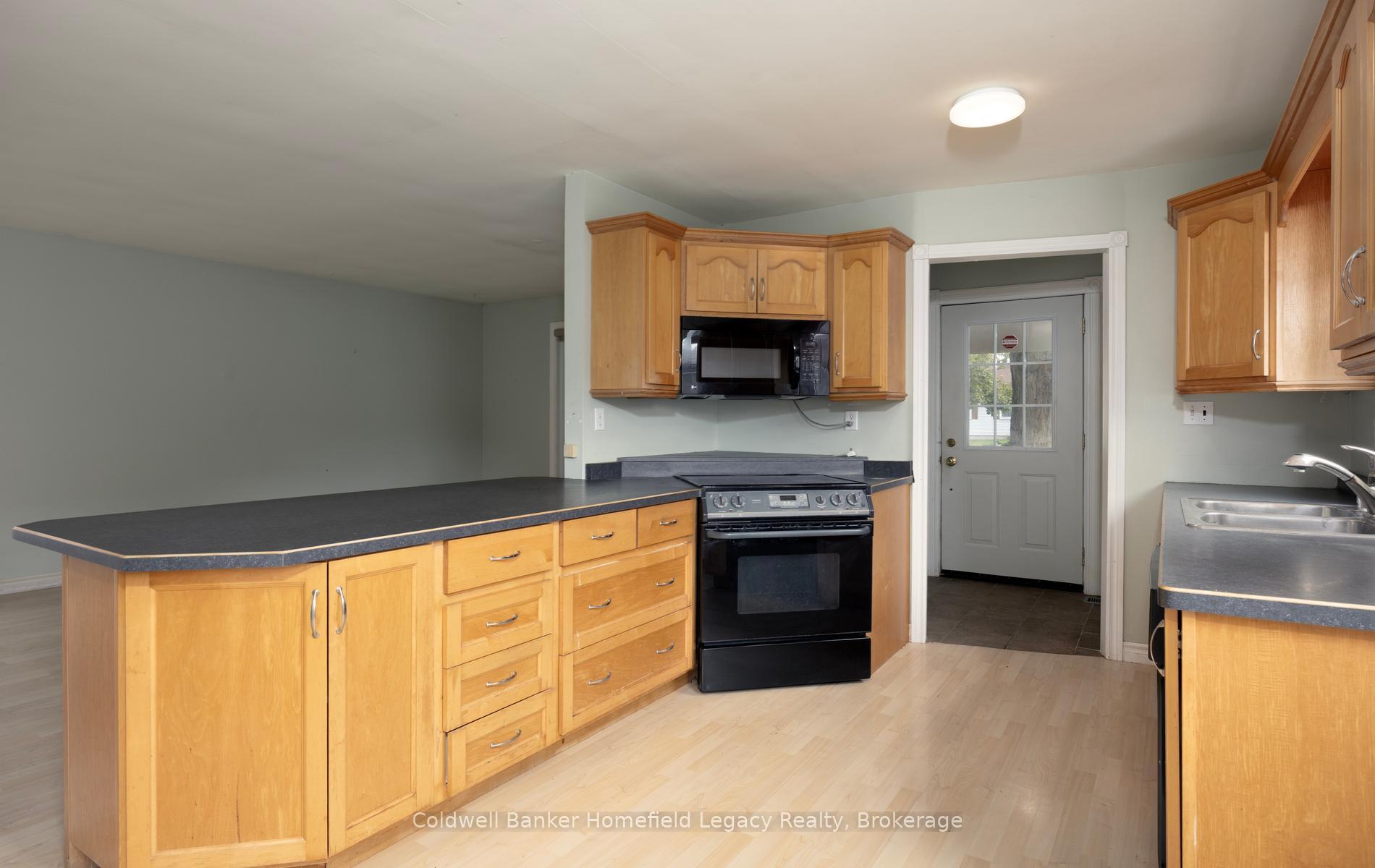 Photo 7 of 10 Dunsford Crescent, St. Marys — HOMEH