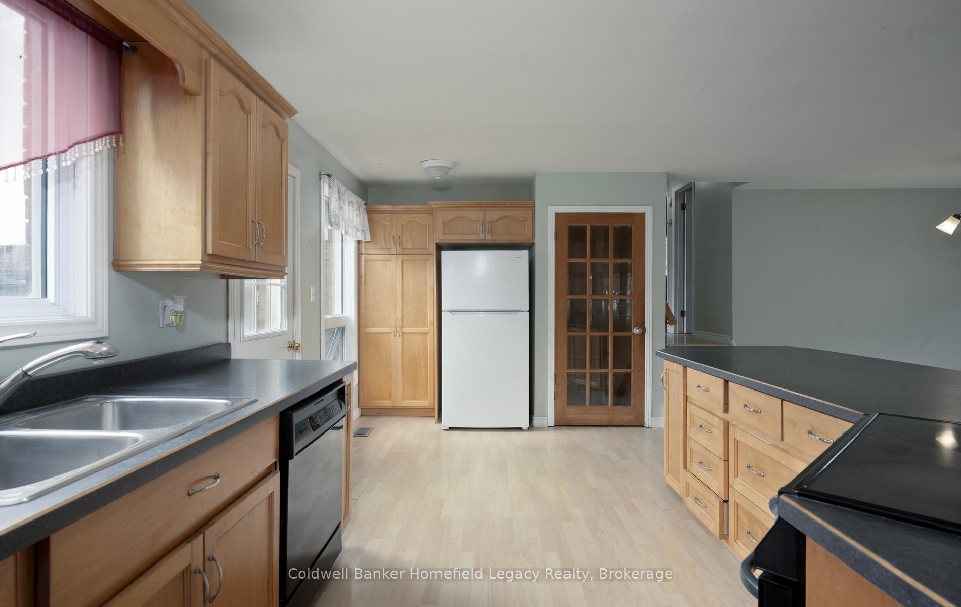 Photo 8 of 10 Dunsford Crescent, St. Marys — HOMEH