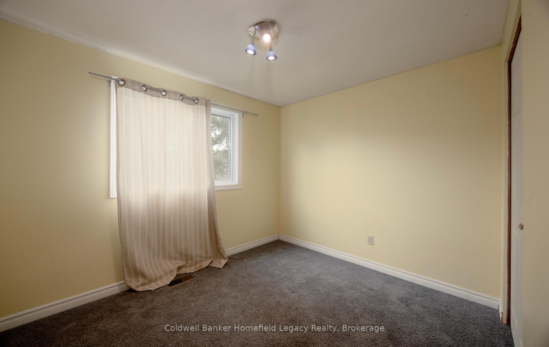 Photo 19 of 10 Dunsford Crescent, St. Marys — HOMEH