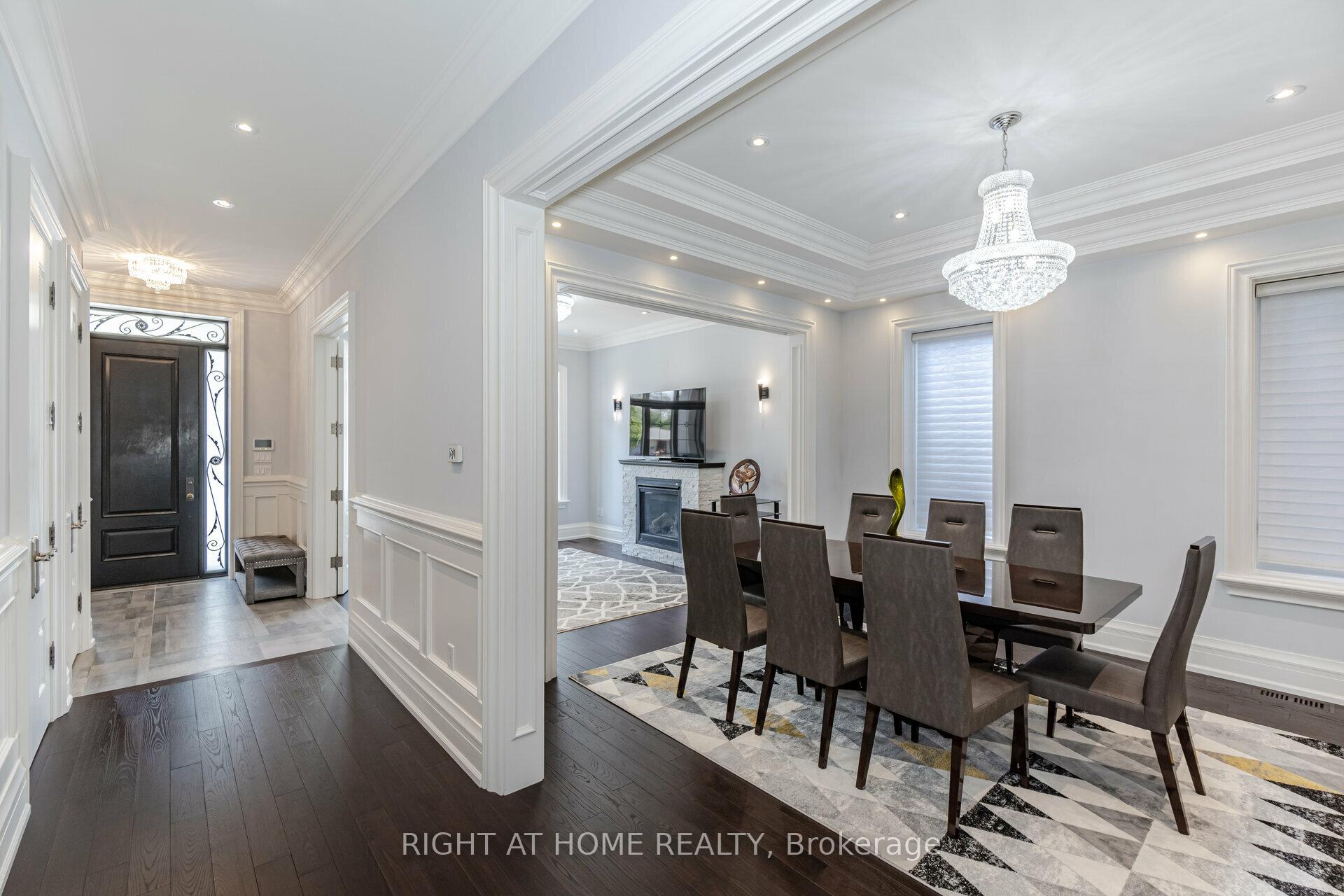 Photo 4 of 35 Burnelm Drive, Etobicoke, Islington-City Centre West — HOMEH