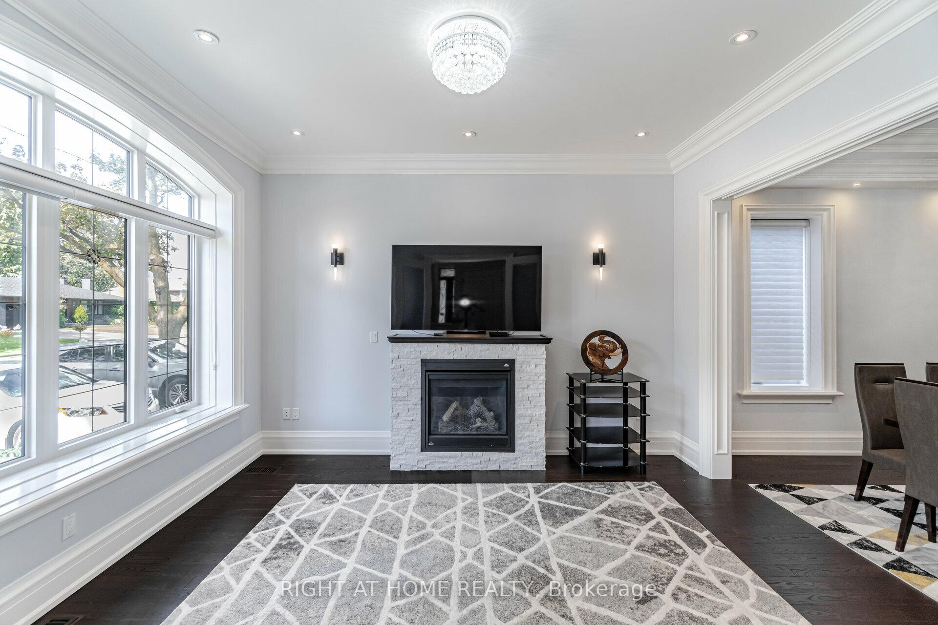Photo 6 of 35 Burnelm Drive, Etobicoke, Islington-City Centre West — HOMEH